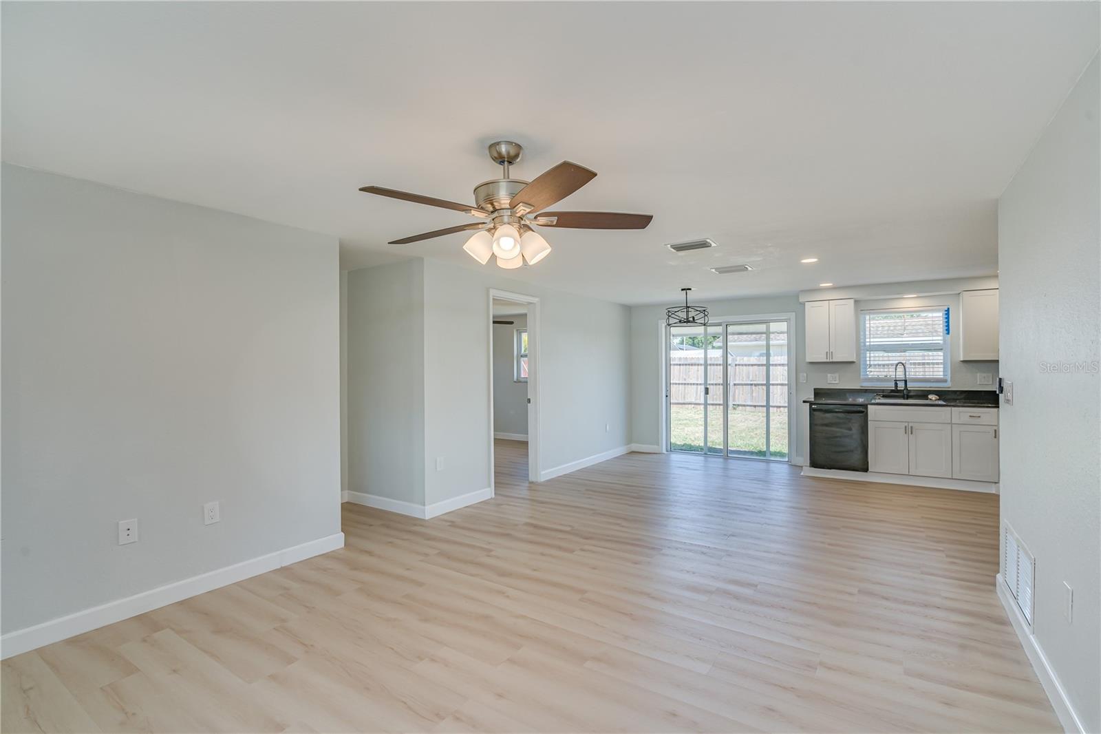 Image 5 of 30 For 8805 58th Lane N