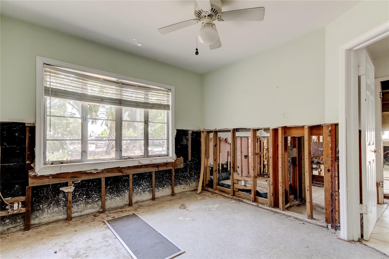 Listing photo id 46 for 412 20th Avenue