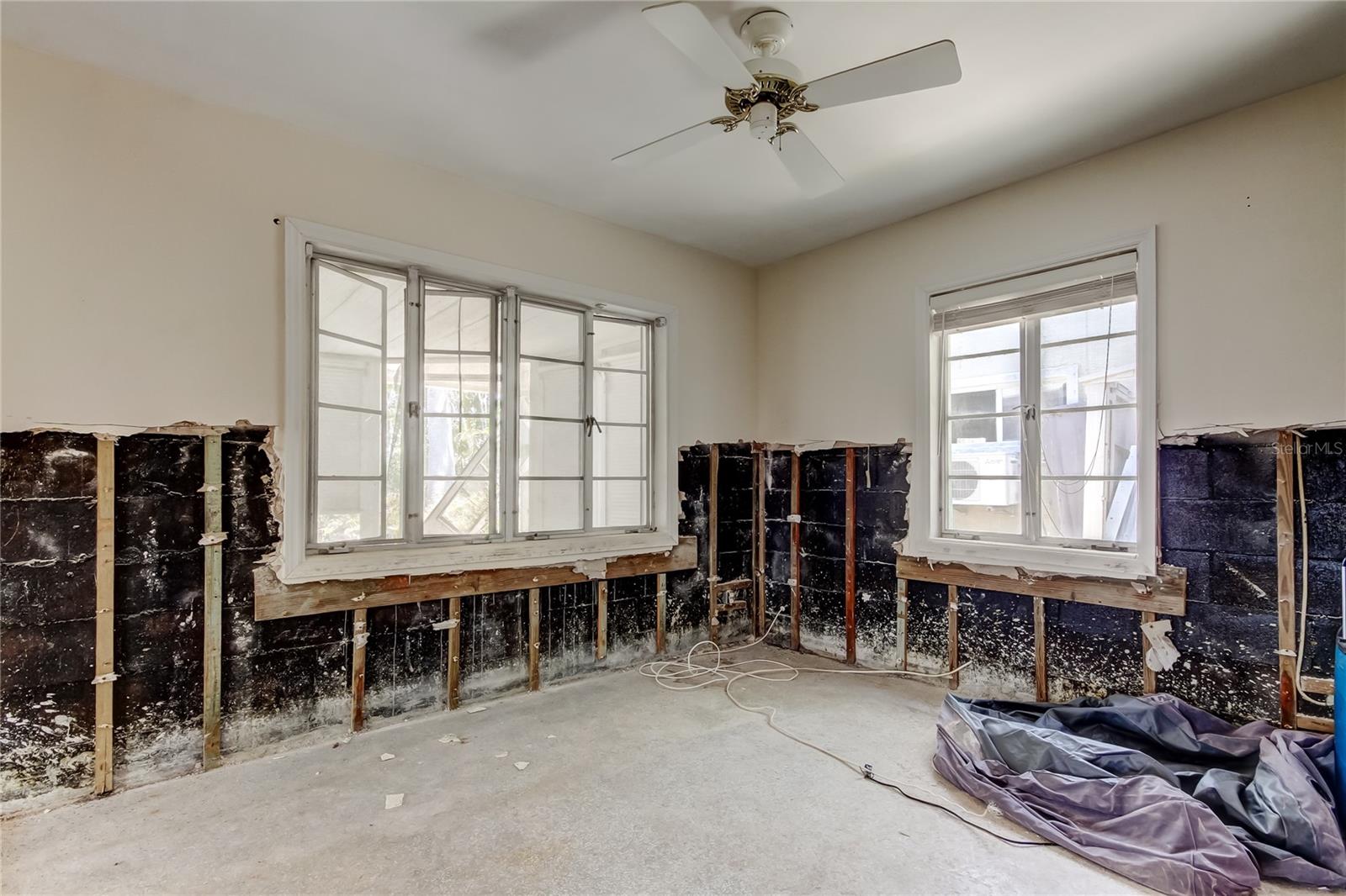 Listing photo id 49 for 412 20th Avenue