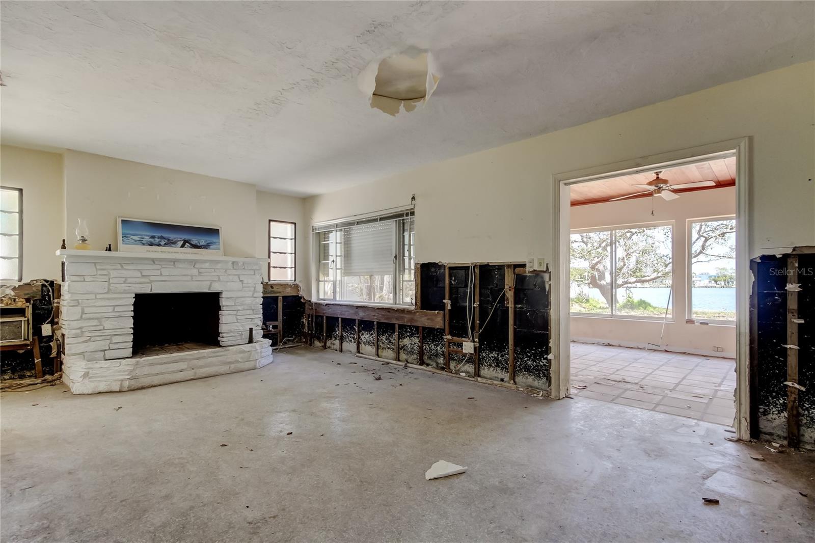 Listing photo id 51 for 412 20th Avenue