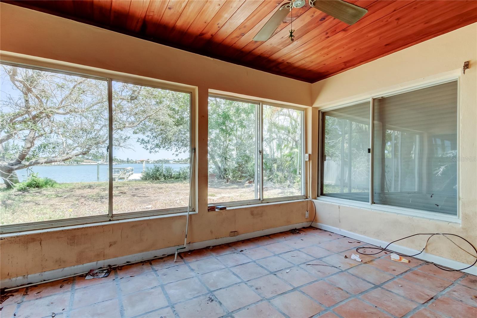 Listing photo id 56 for 412 20th Avenue