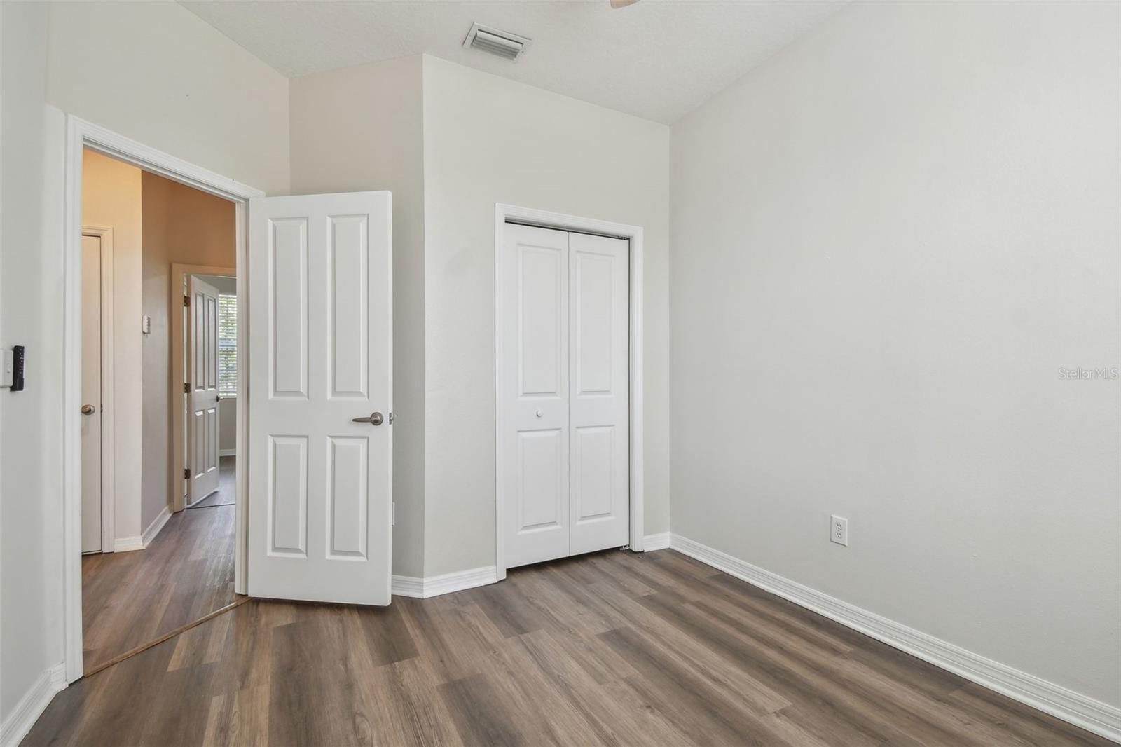 Image 31 of 48 For 11541 Fountainhead Drive