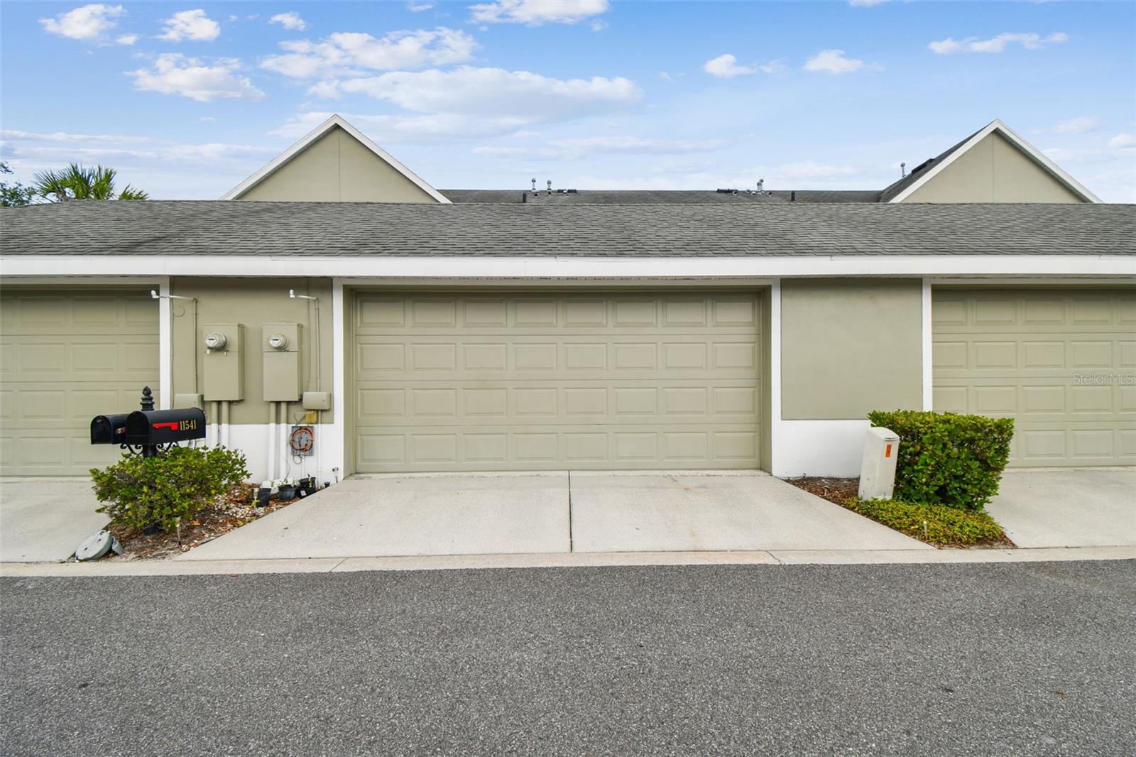 Image 39 of 48 For 11541 Fountainhead Drive
