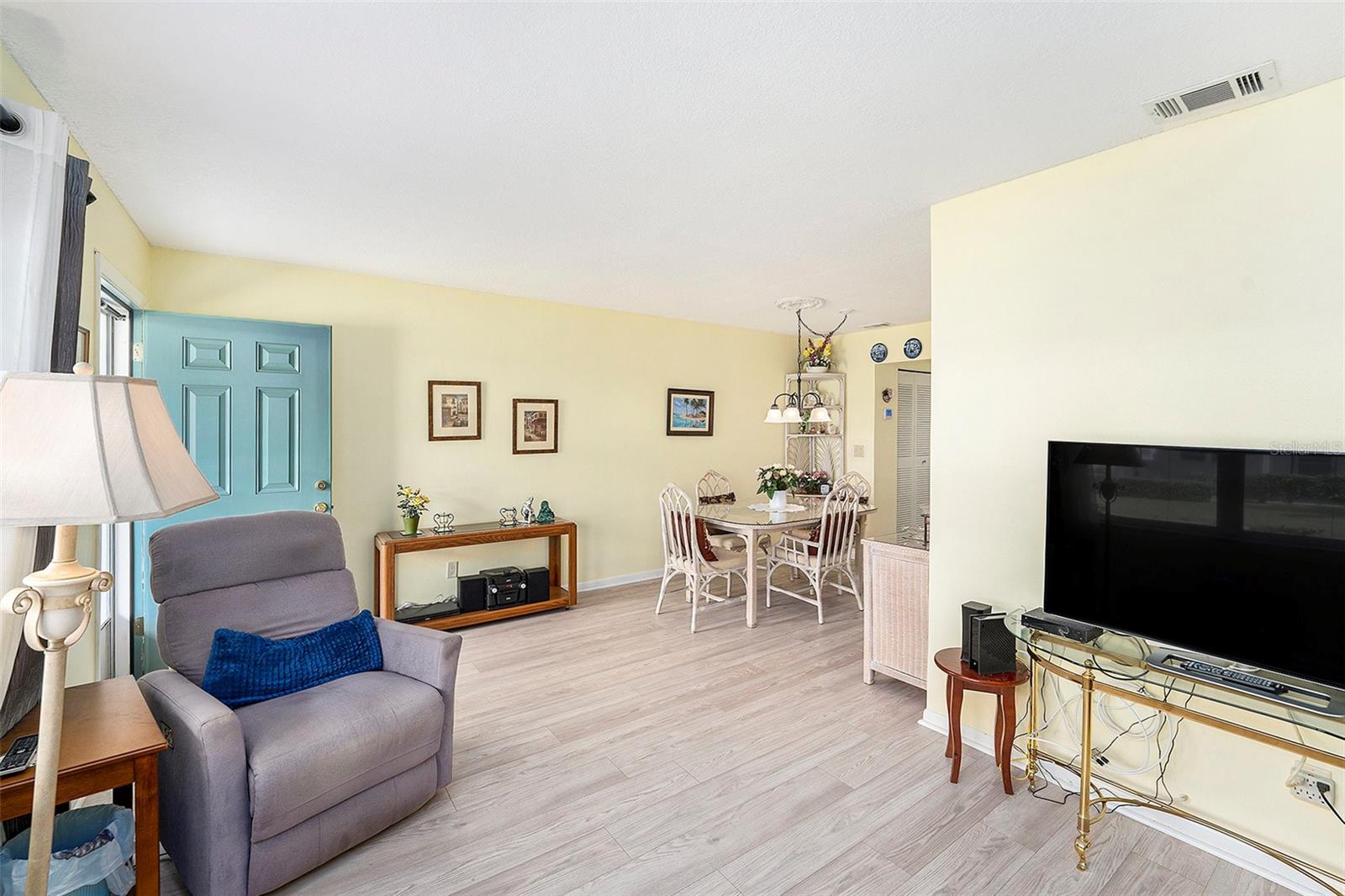 Image 10 of 32 For 5216 81st Street N 2