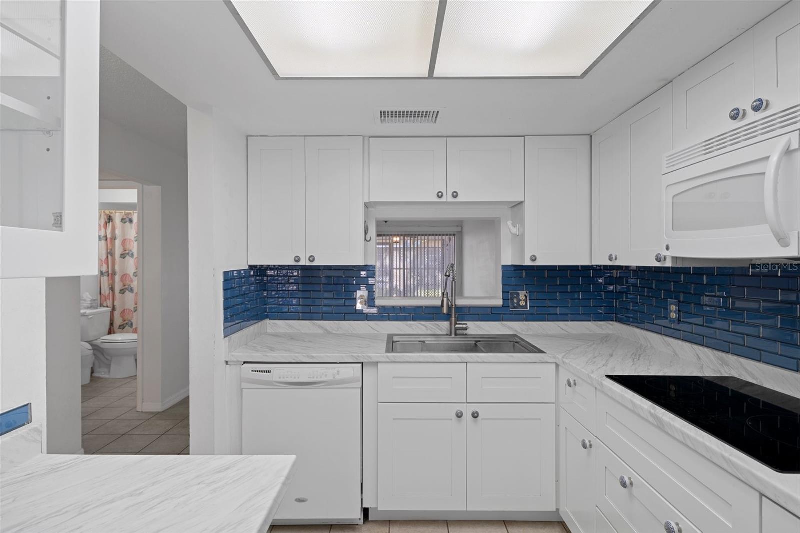 Image 7 of 40 For 601 Hercules Avenue 1602