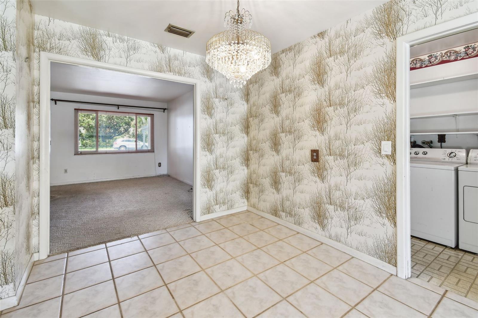 Image 7 of 25 For 6922 Spencer Circle