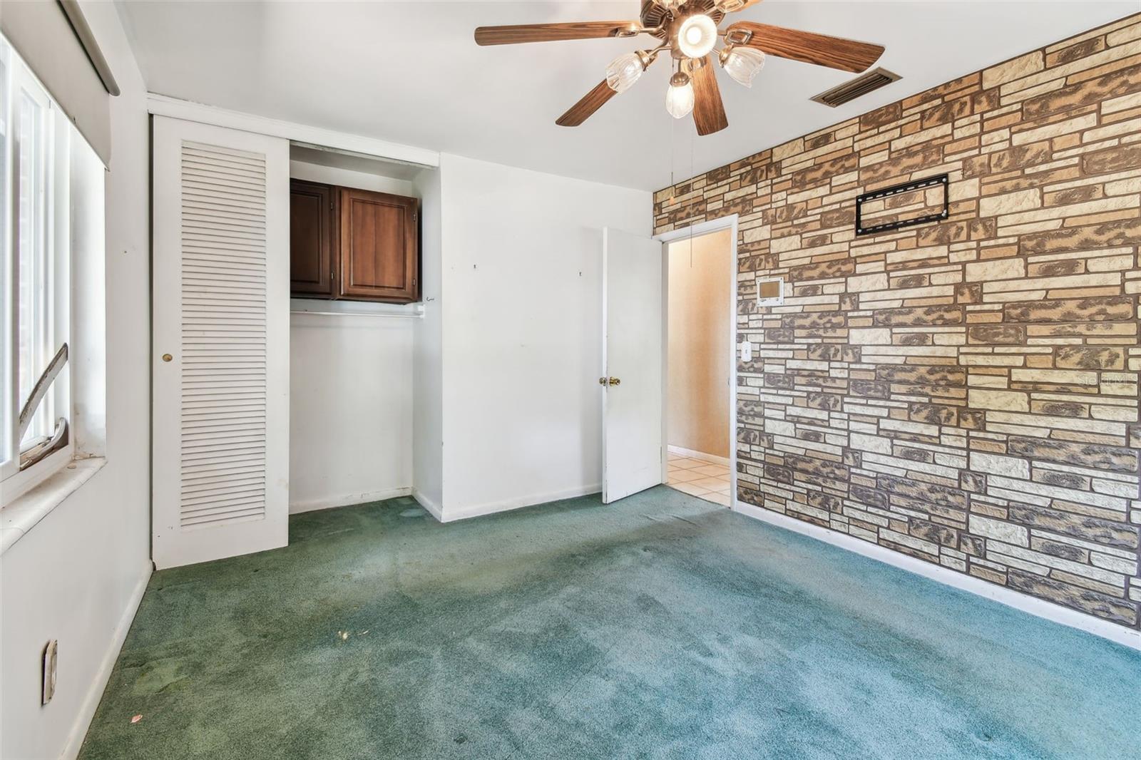 Image 9 of 25 For 6922 Spencer Circle