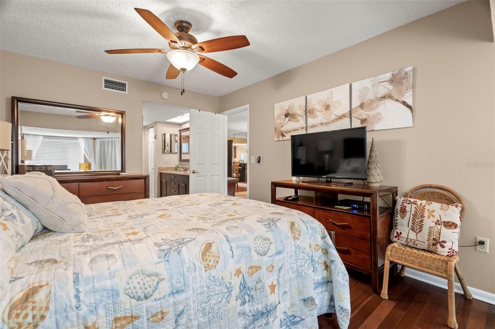 Image 13 of 37 For 1817 Golfview Drive 1817