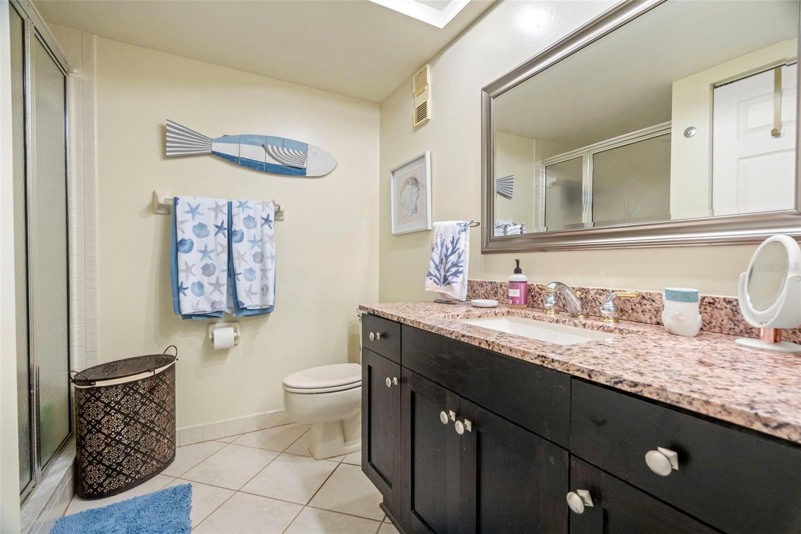 Image 7 of 37 For 1817 Golfview Drive 1817