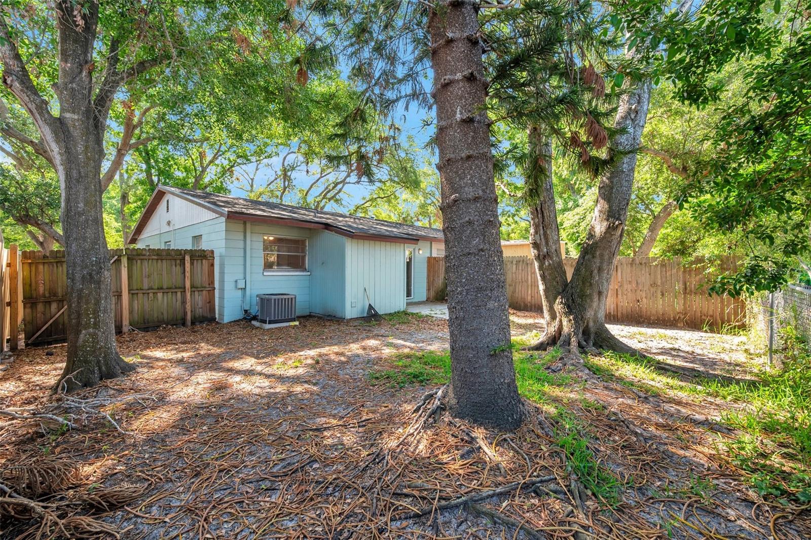 Image 21 of 24 For 14724 Sunset Street