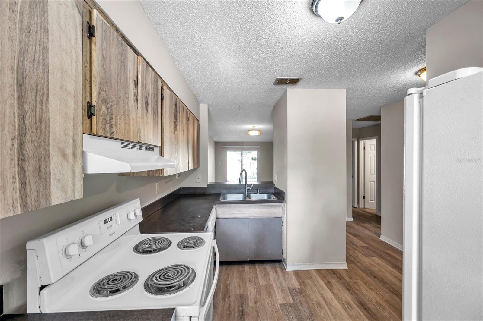 Image 4 of 24 For 14724 Sunset Street