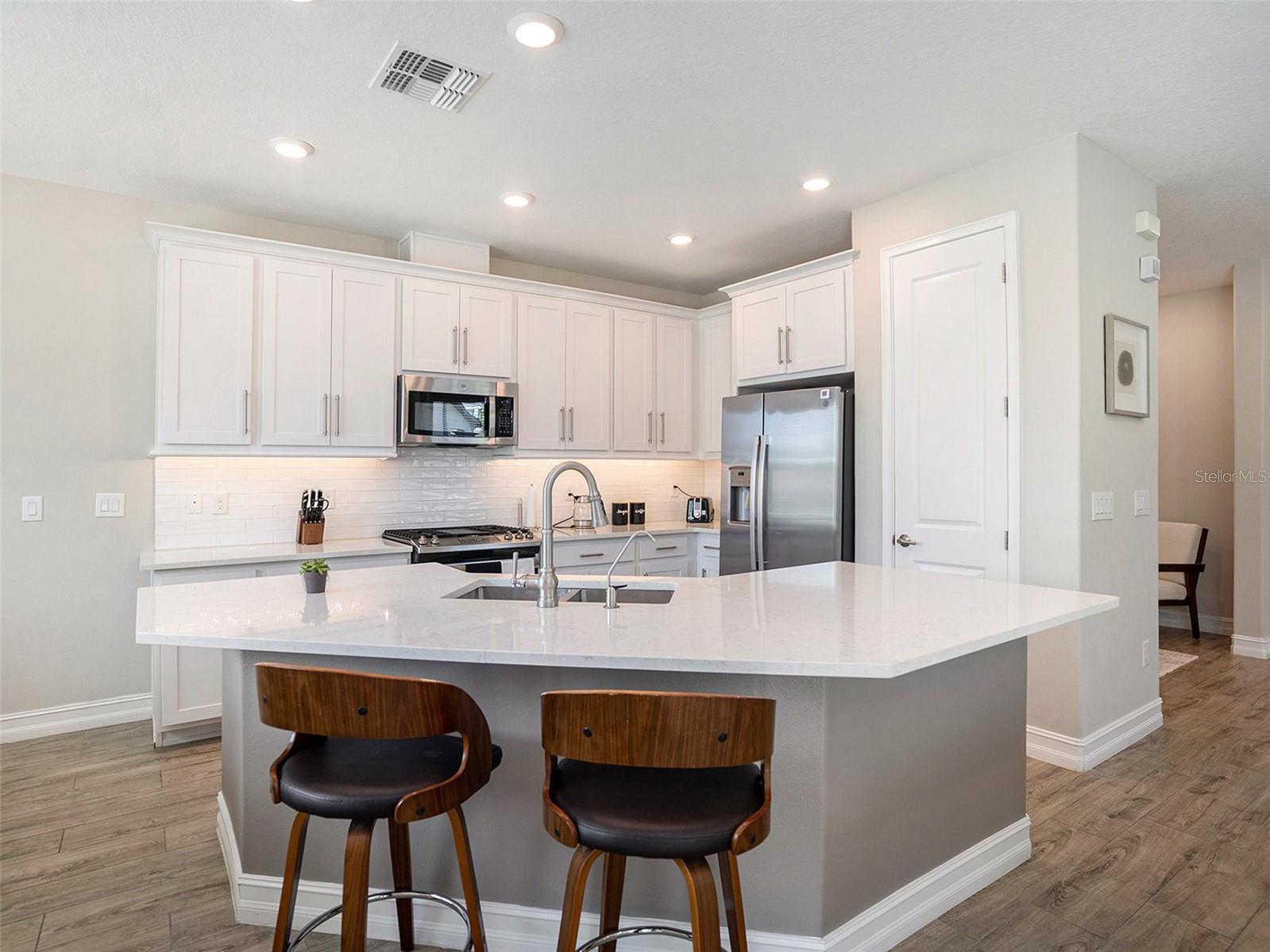 Image 12 of 52 For 4644 Almada Lane
