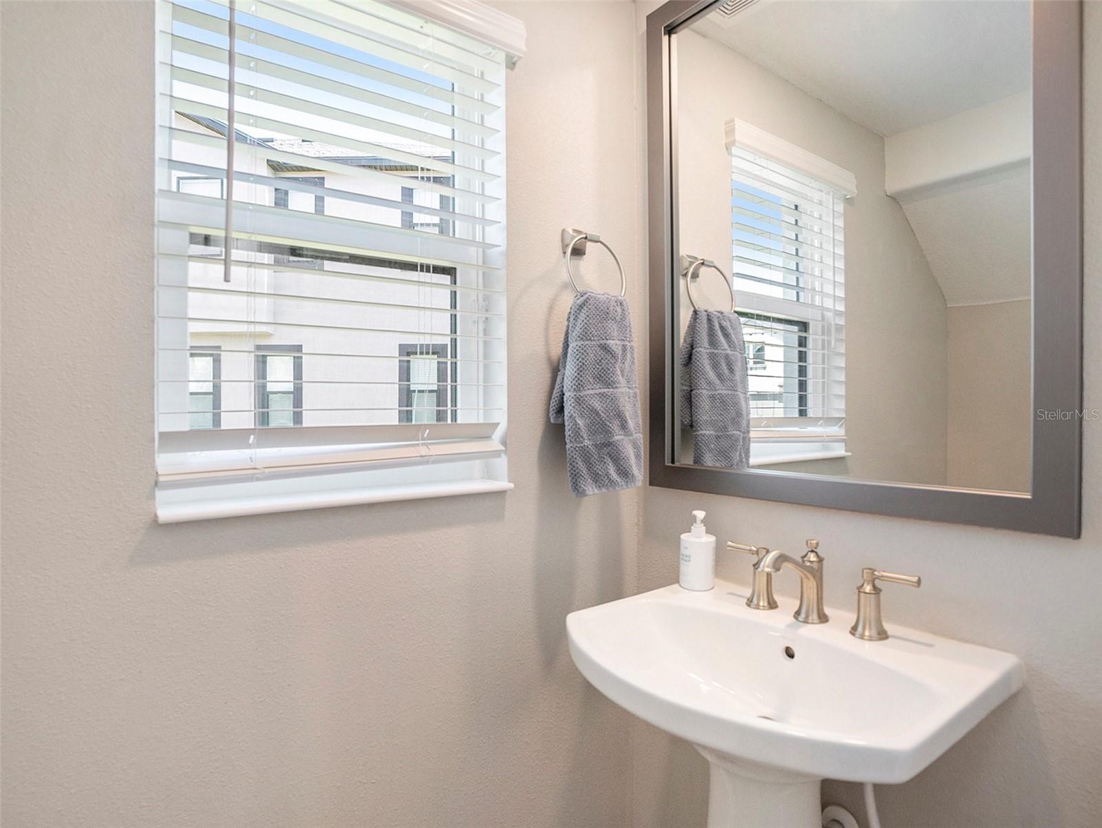 Image 16 of 52 For 4644 Almada Lane