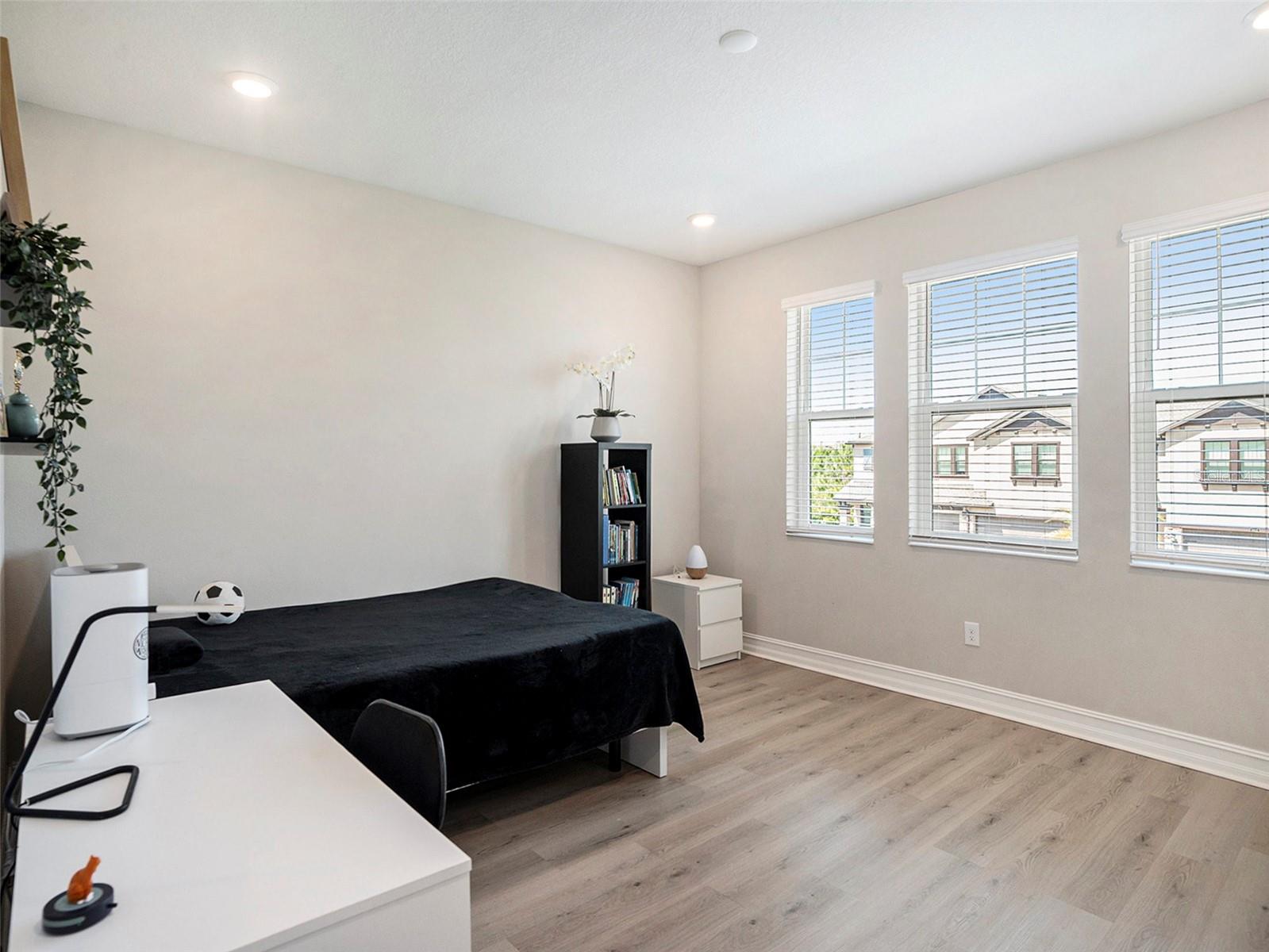 Image 22 of 52 For 4644 Almada Lane