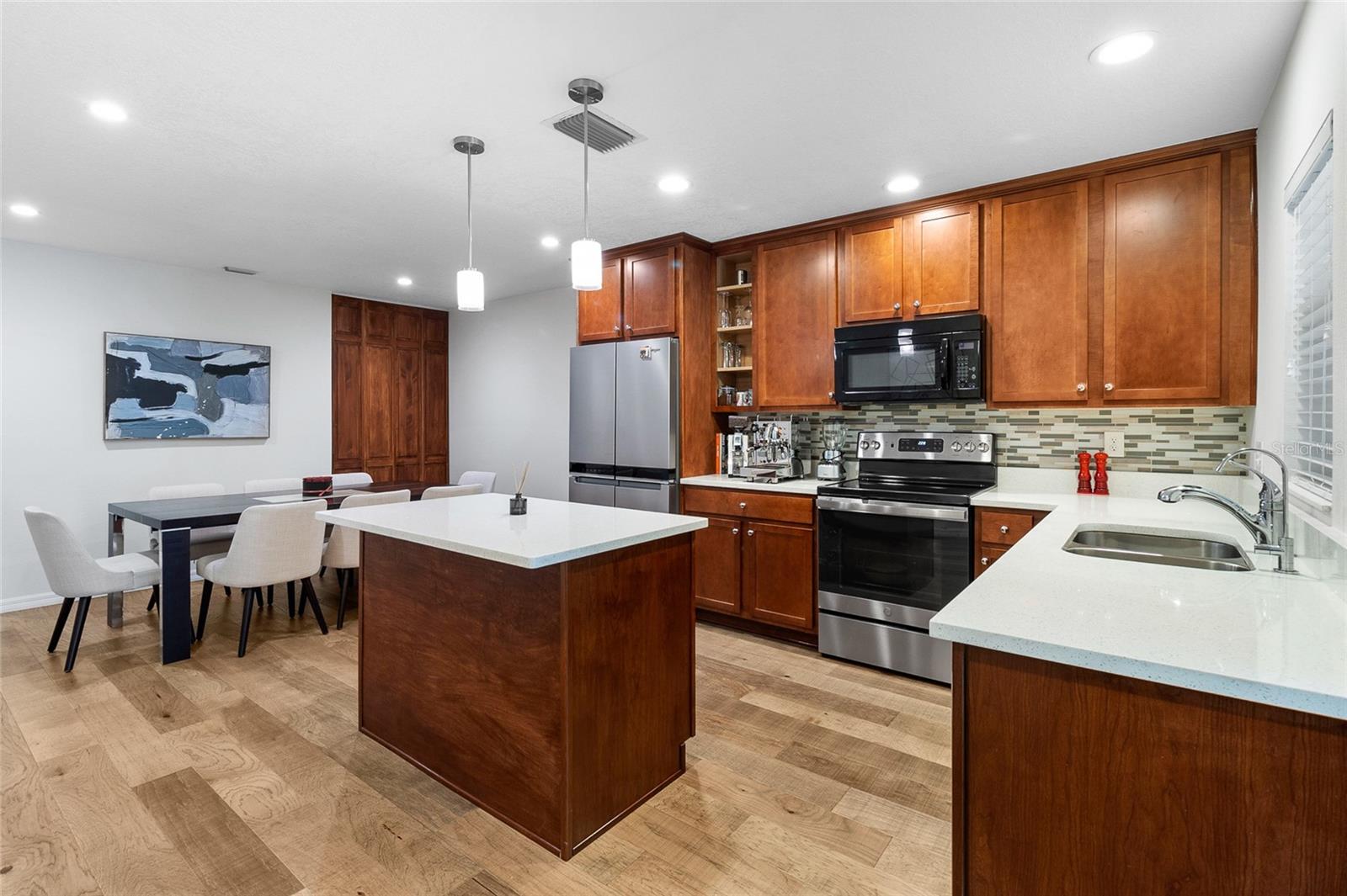 Image 12 of 30 For 9628 Charlesberg Drive