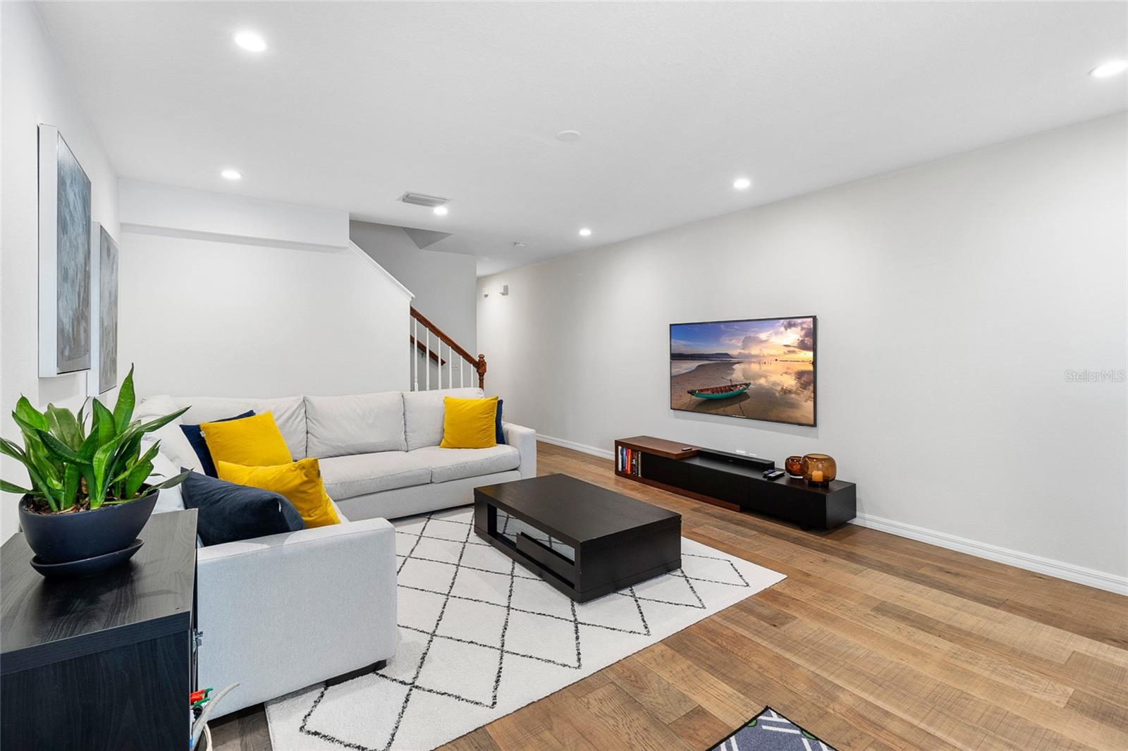 Image 6 of 30 For 9628 Charlesberg Drive