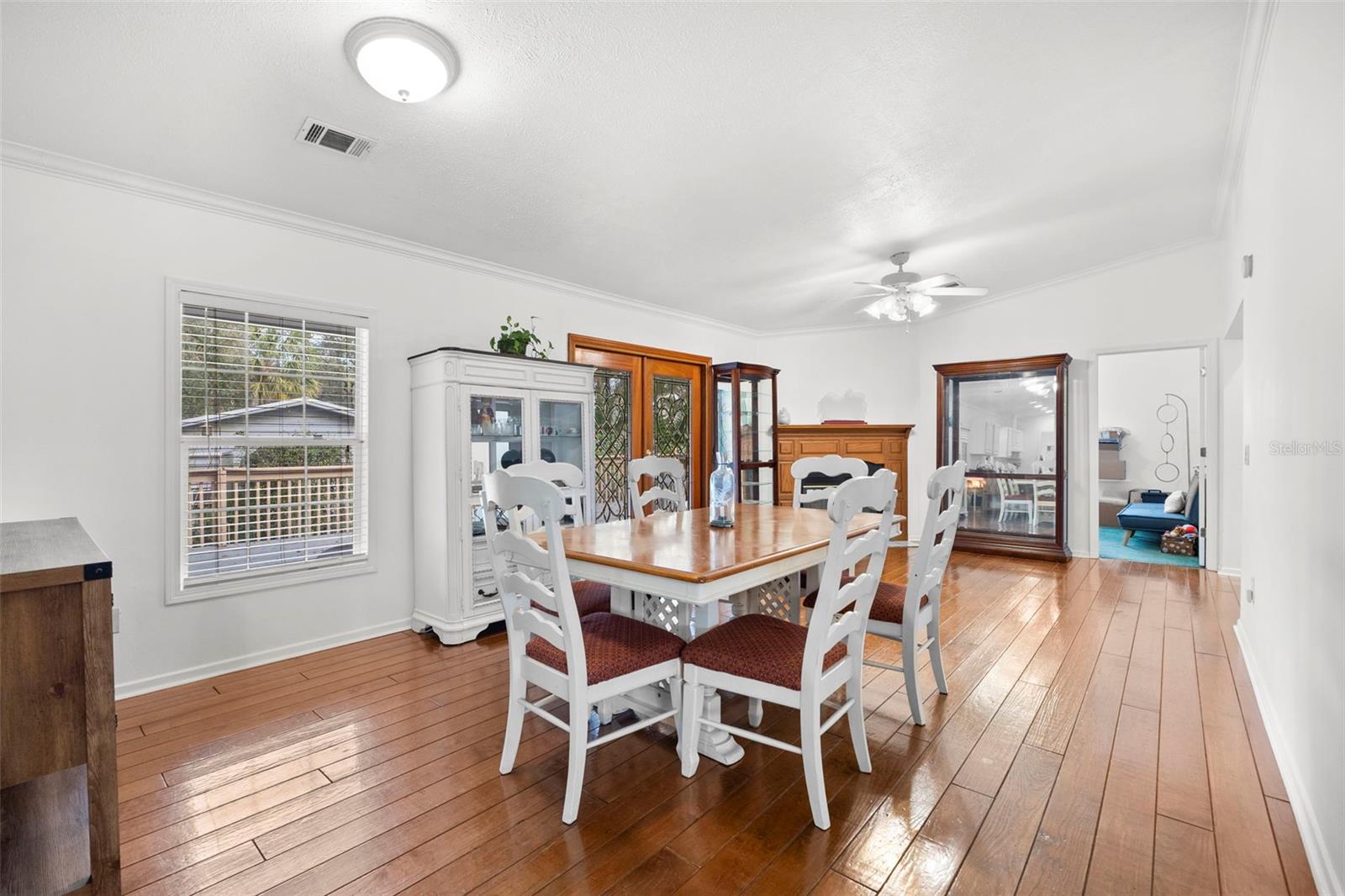 Listing photo id 8 for 13015 Elm Street