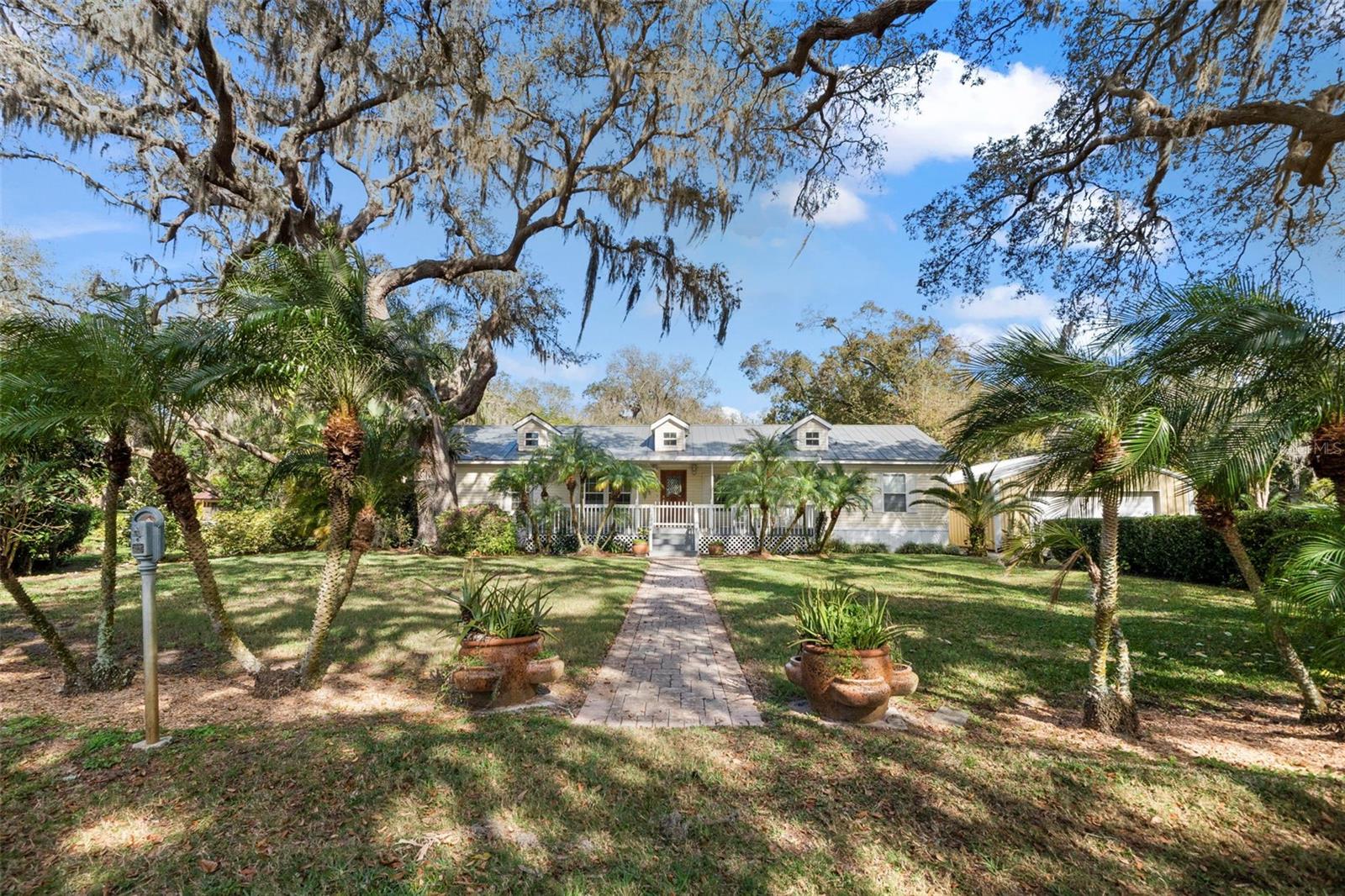 Listing photo id 29 for 13015 Elm Street