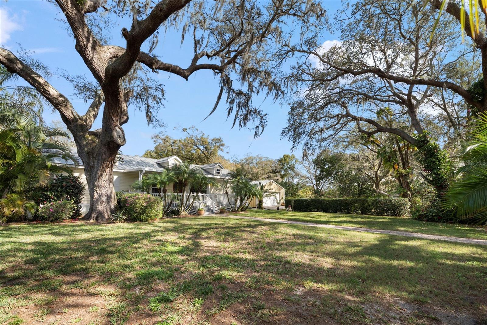 Listing photo id 30 for 13015 Elm Street