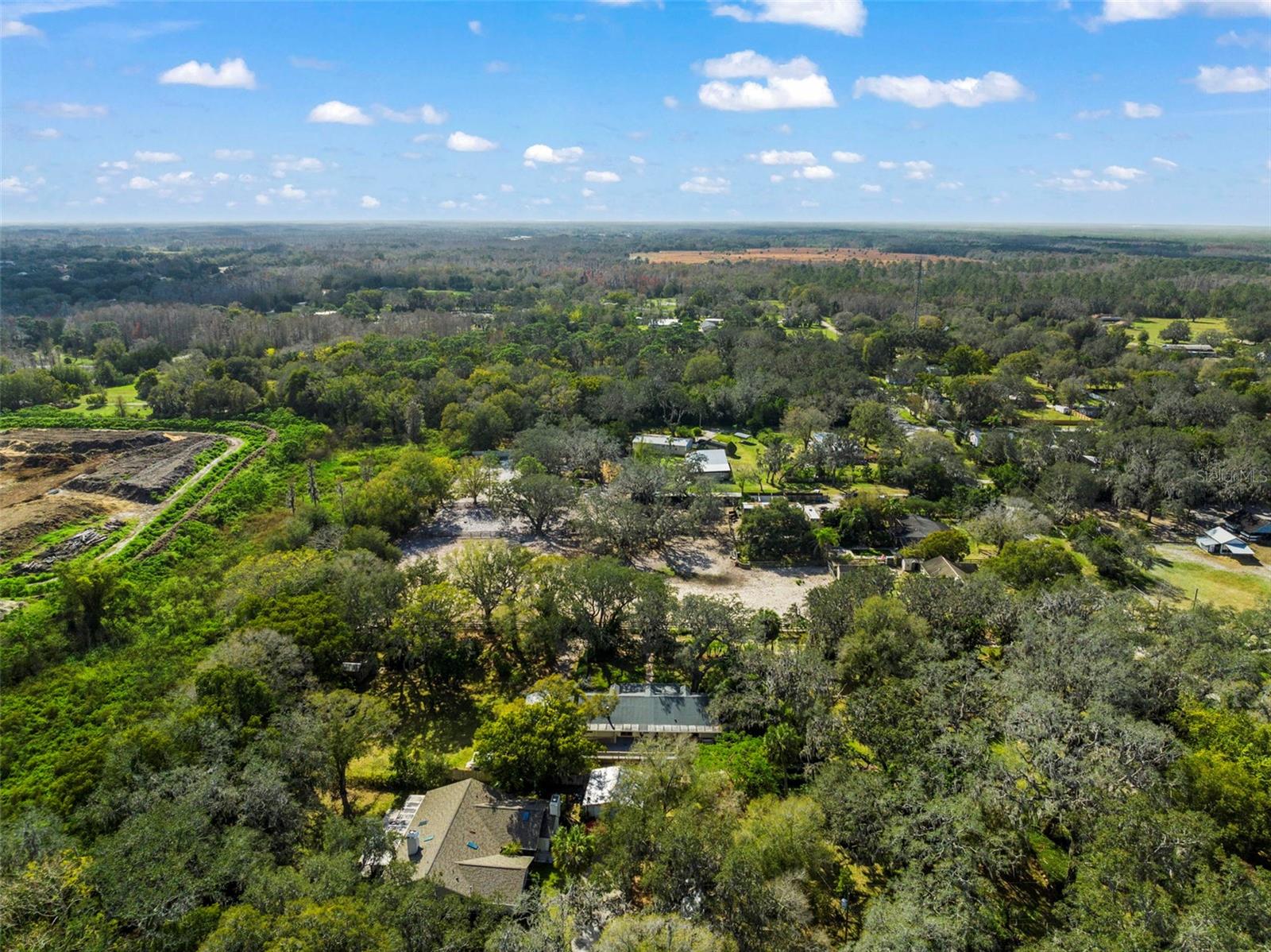 Listing photo id 36 for 13015 Elm Street