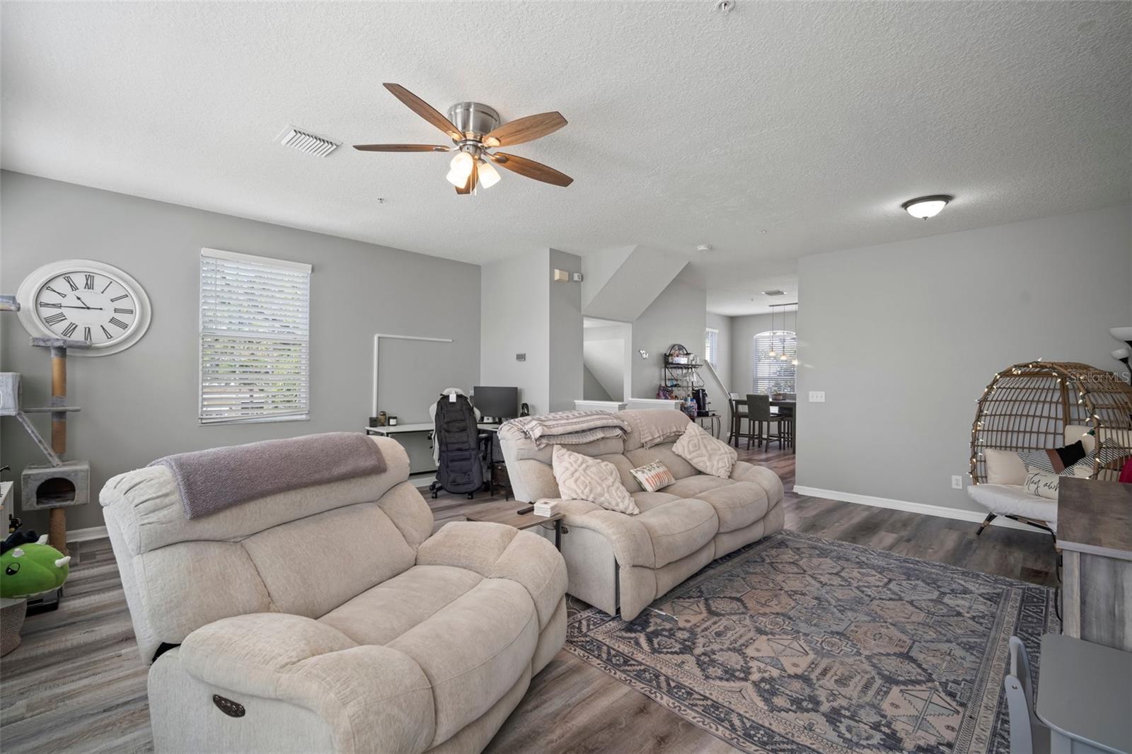 Image 8 of 47 For 3056 Pointeview Drive