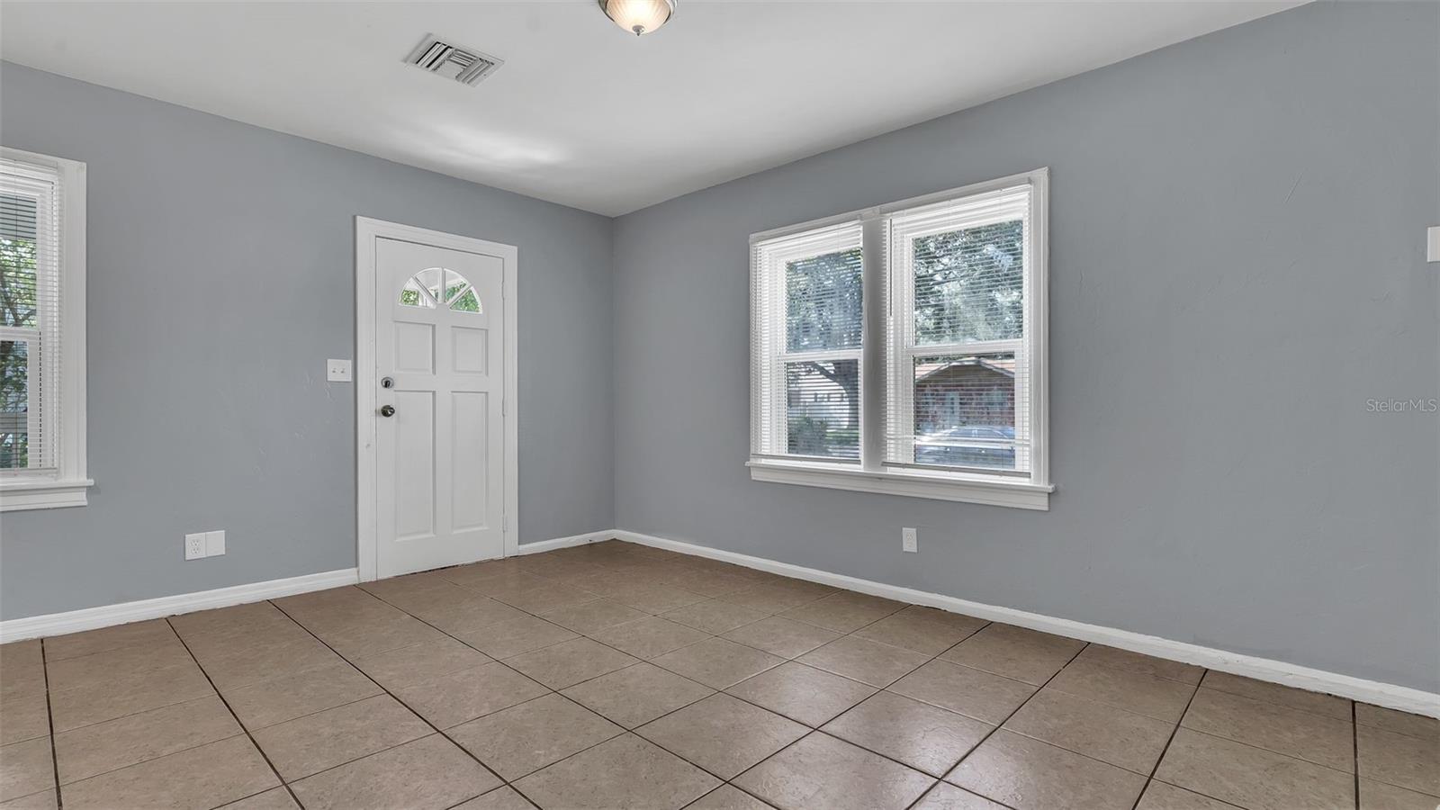 Image 5 of 17 For 3060 21st Avenue S