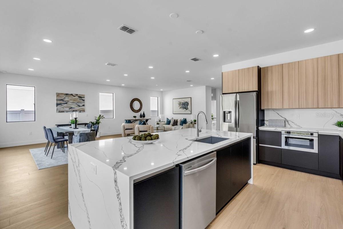 Image 10 of 28 For 2721 17th Avenue N