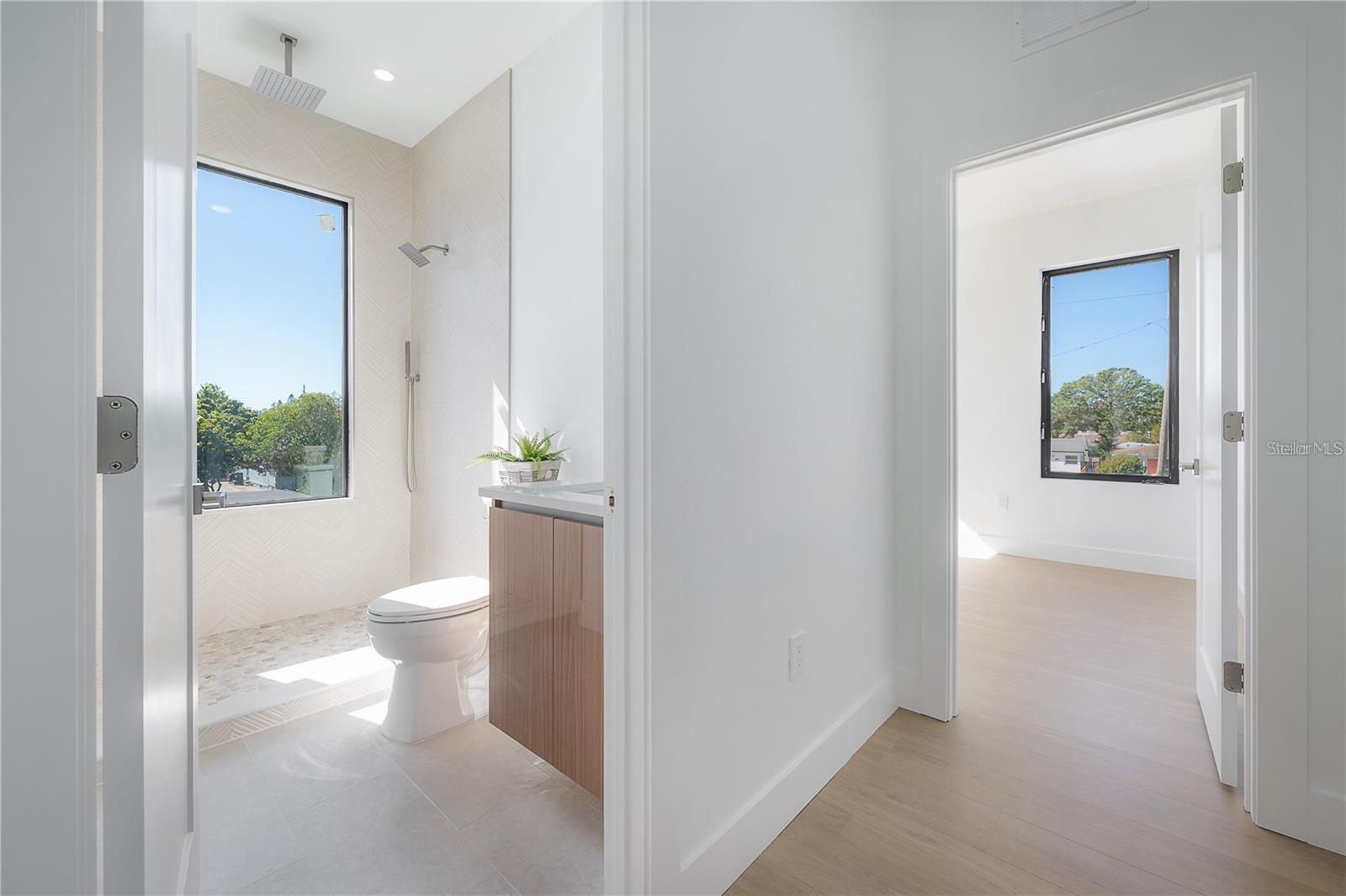 Image 23 of 28 For 2721 17th Avenue N