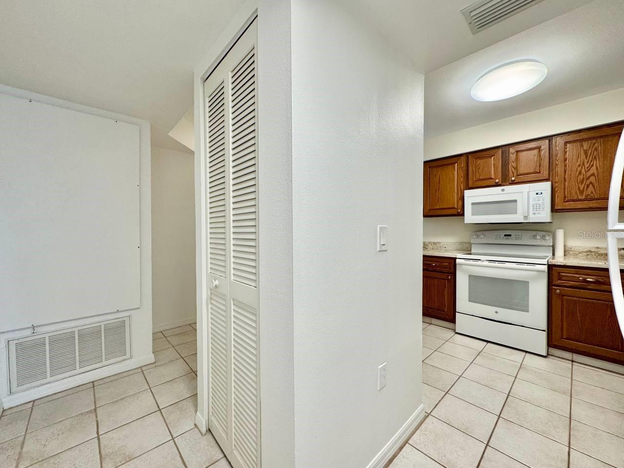 Image 4 of 34 For 5537 Sea Forest Drive 205