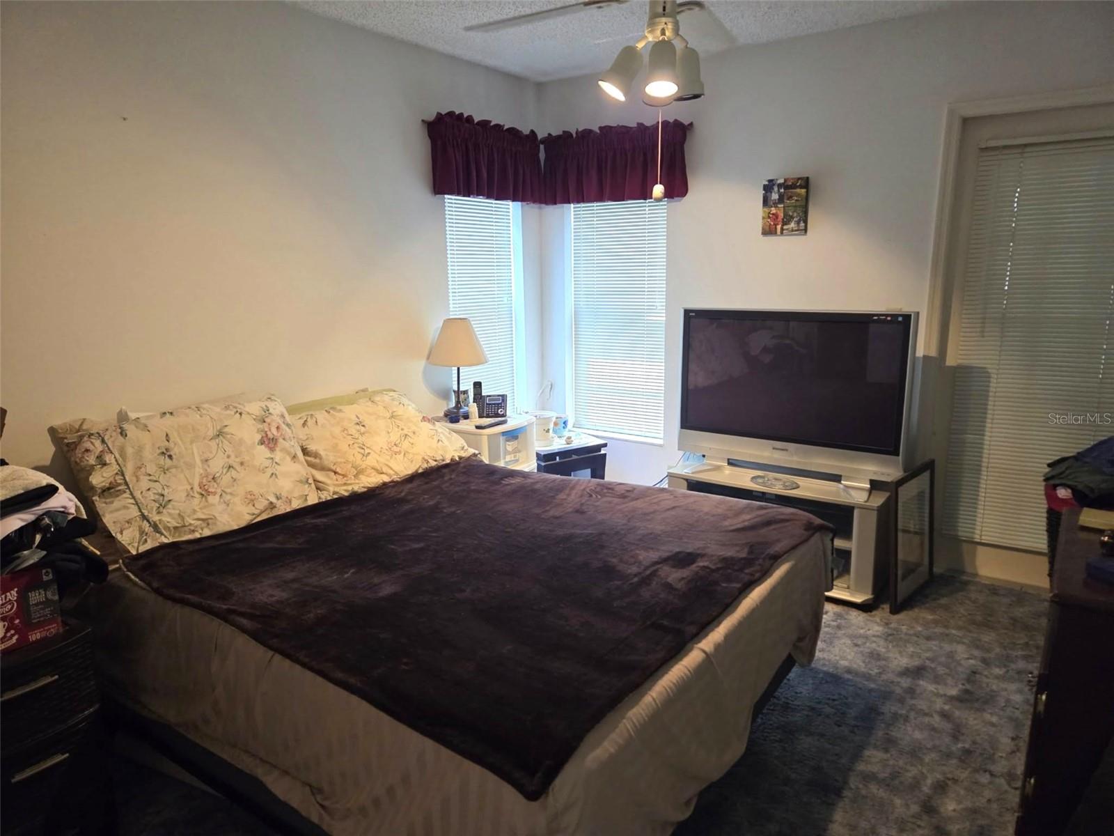 Listing photo id 8 for 10918 Freemont Drive
