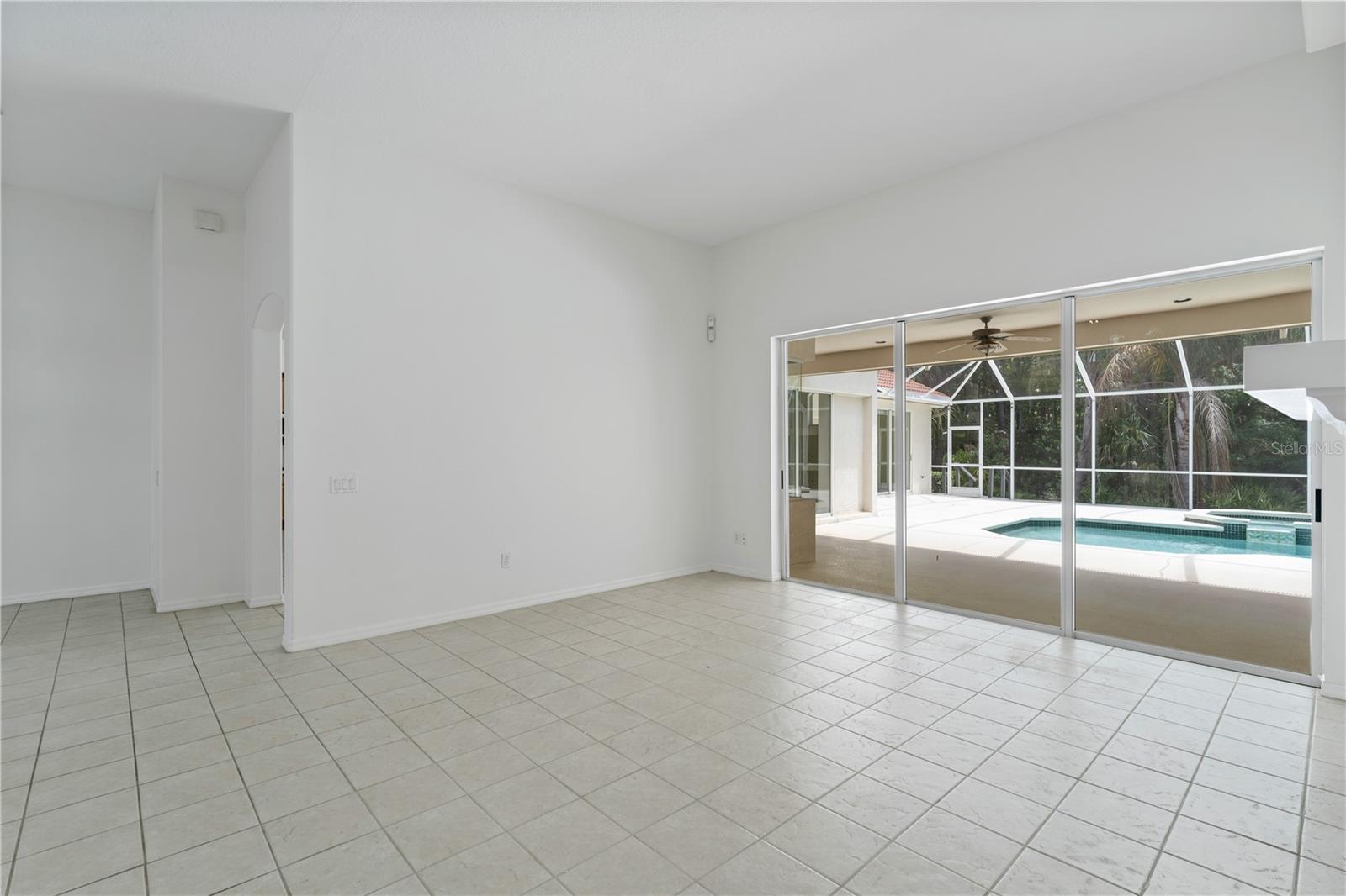Image 10 of 94 For 17812 Arbor Greene Drive