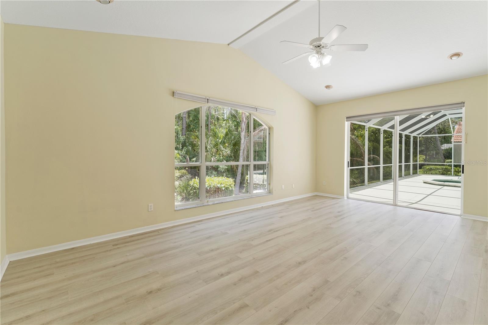 Image 4 of 94 For 17812 Arbor Greene Drive
