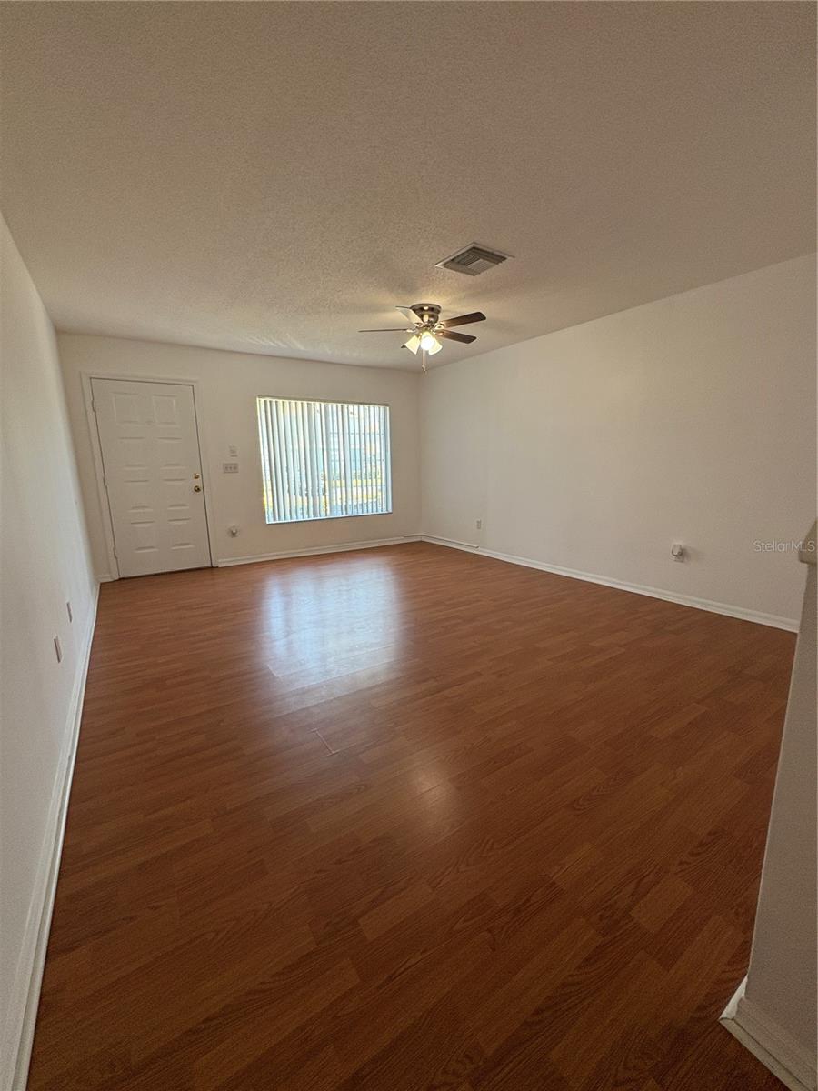 Image 4 of 20 For 1324 Kelridge Place
