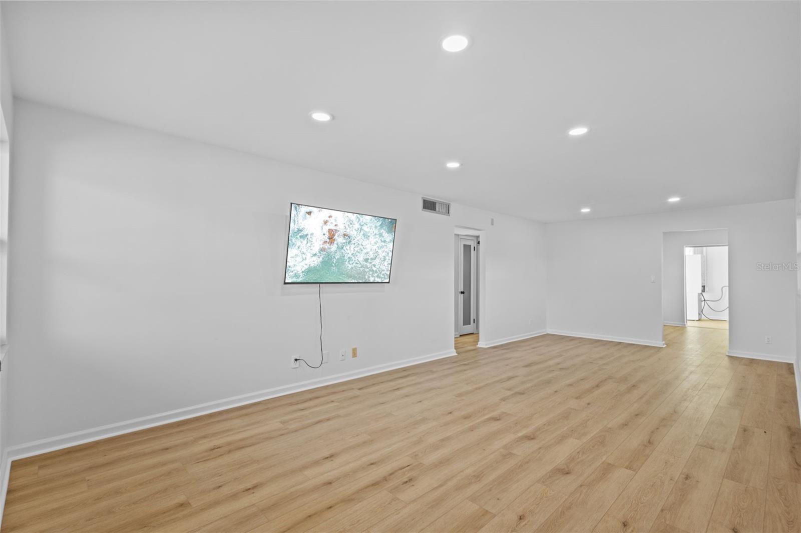 Image 3 of 23 For 1225 58th Street N 204a
