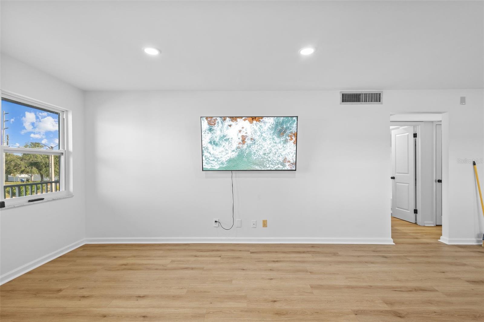 Image 4 of 23 For 1225 58th Street N 204a