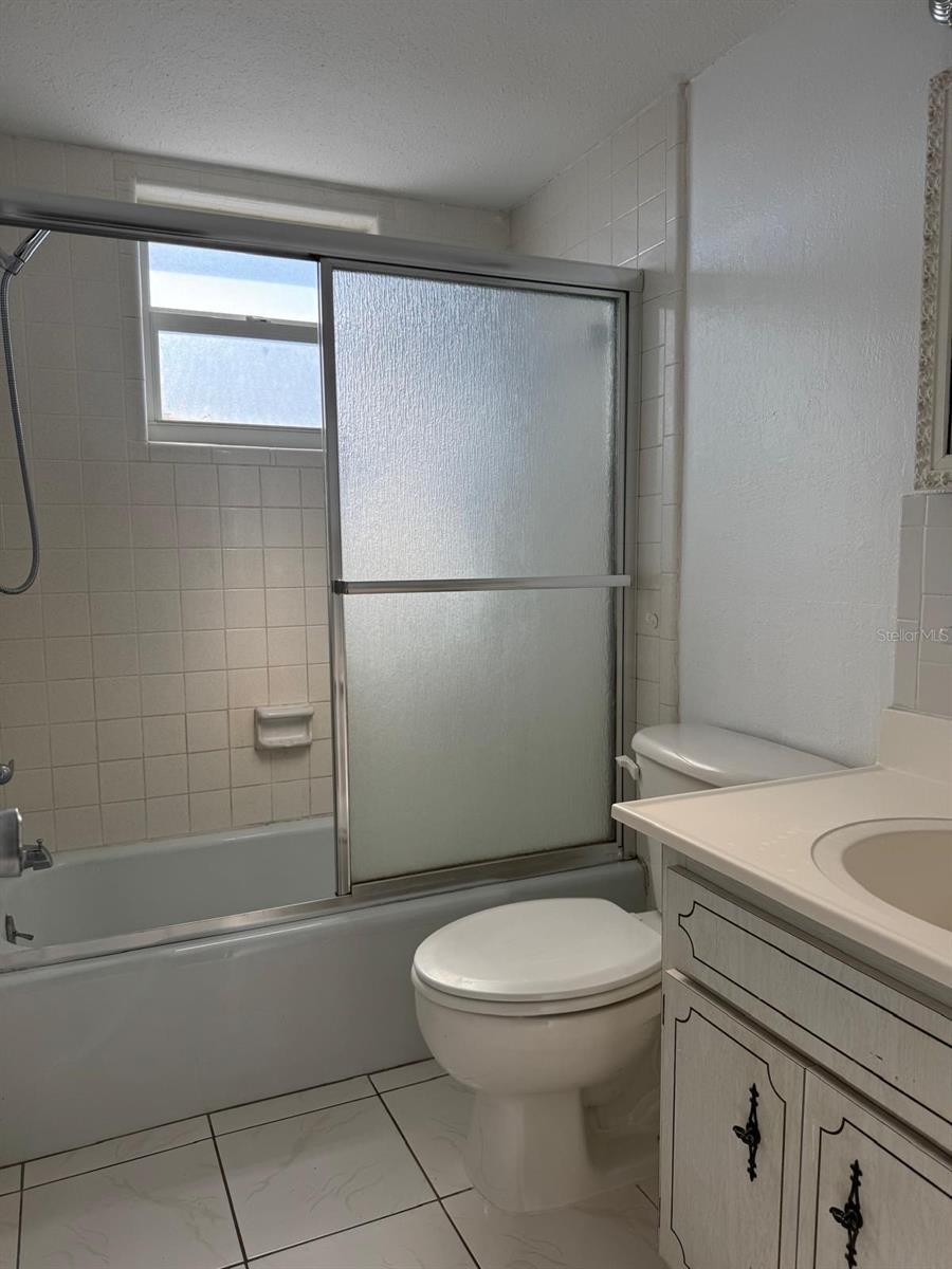 Image 5 of 8 For 6026 22nd Avenue N 9