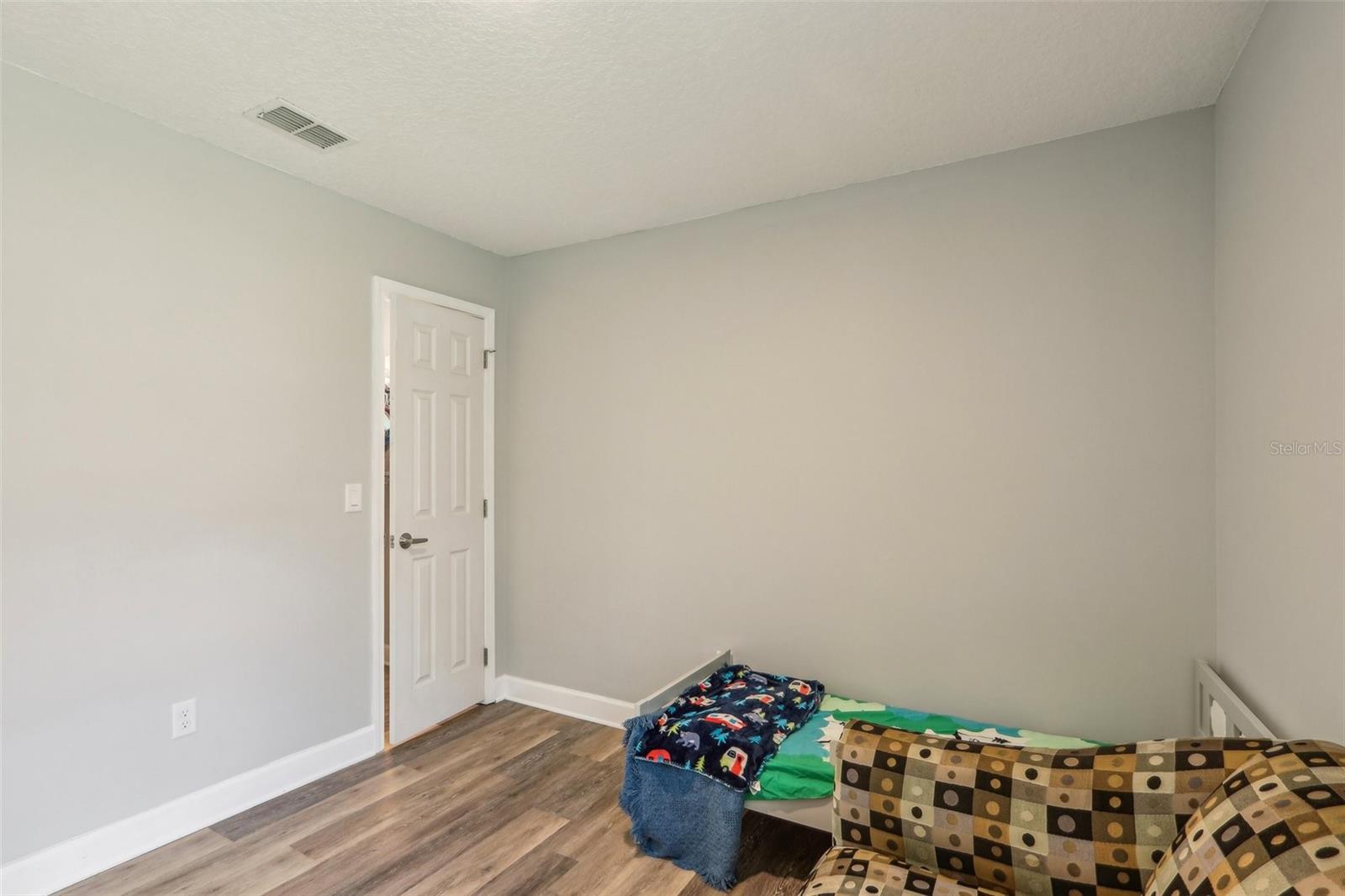 Image 23 of 43 For 4852 Bolles Lake Drive