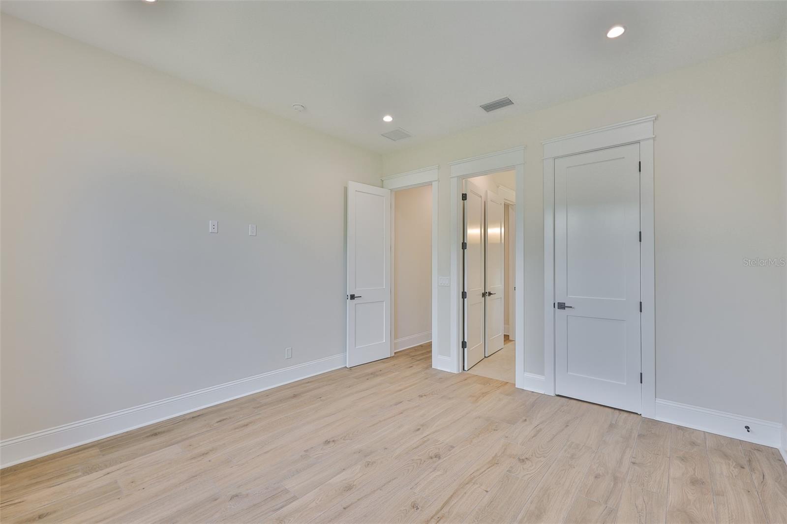 Image 61 of 88 For 4224 Corona Street