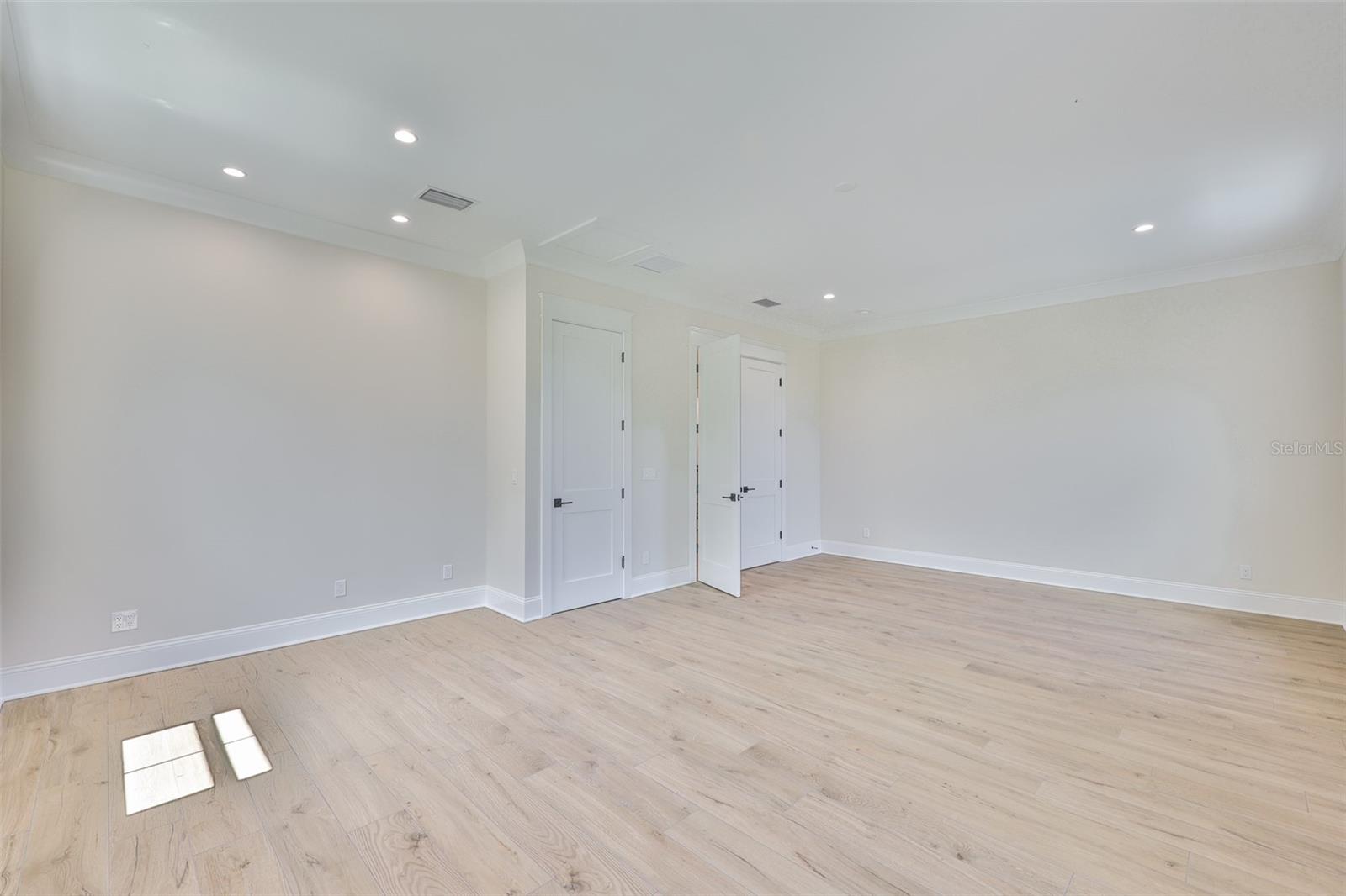Image 64 of 88 For 4224 Corona Street