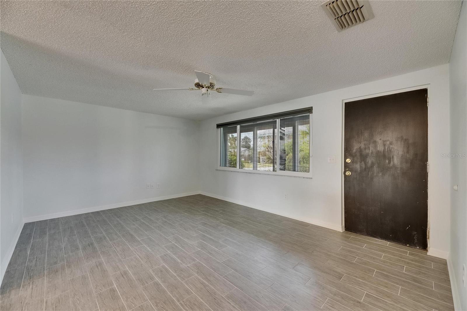 Image 10 of 83 For 832 Seabreeze Drive