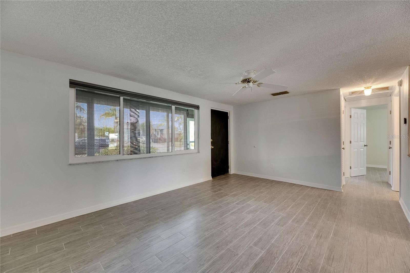 Image 11 of 83 For 832 Seabreeze Drive