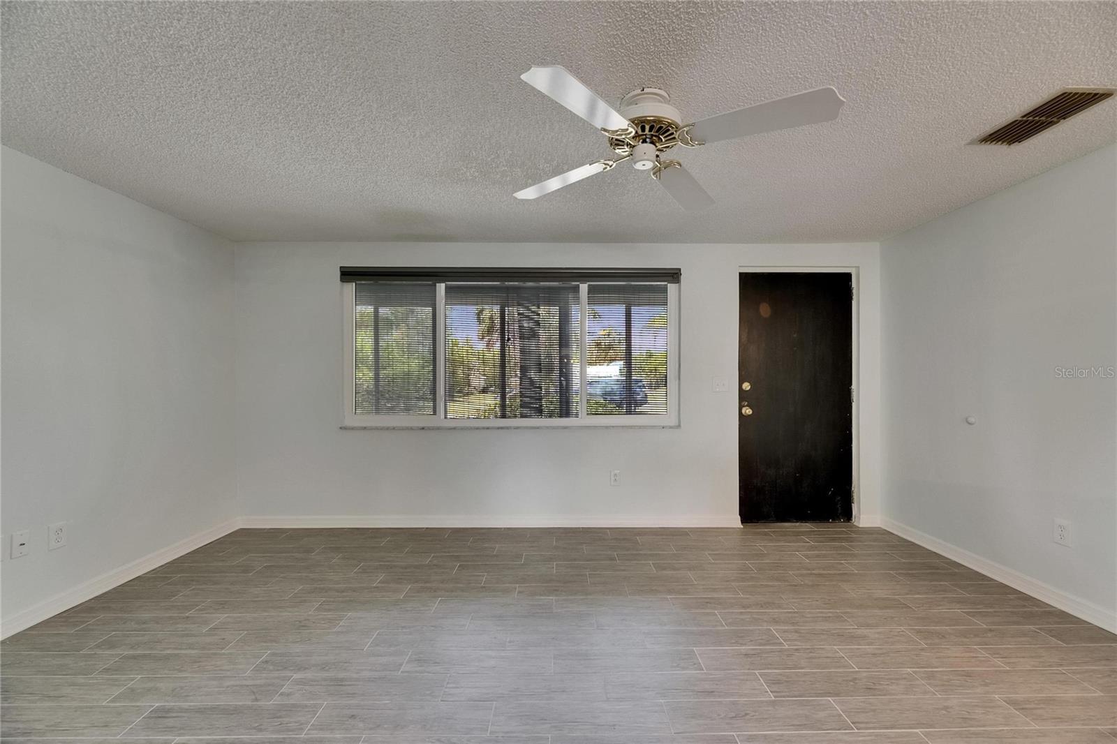 Image 14 of 83 For 832 Seabreeze Drive