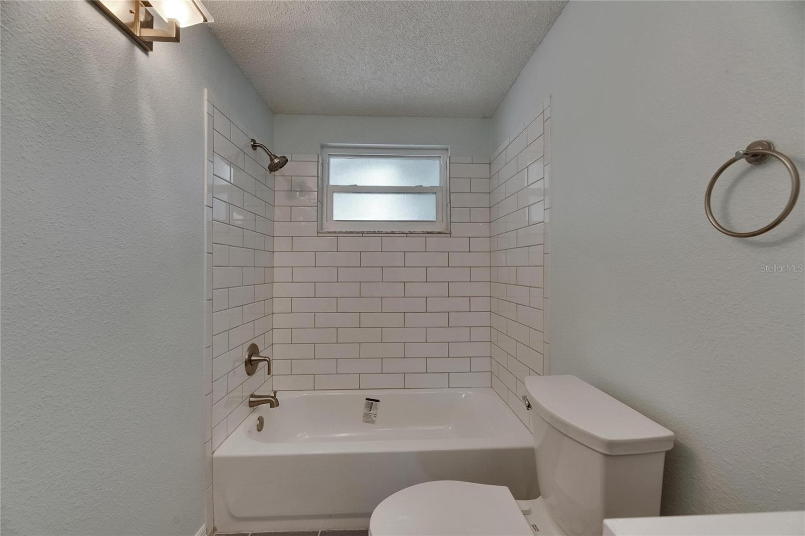 Image 17 of 83 For 832 Seabreeze Drive