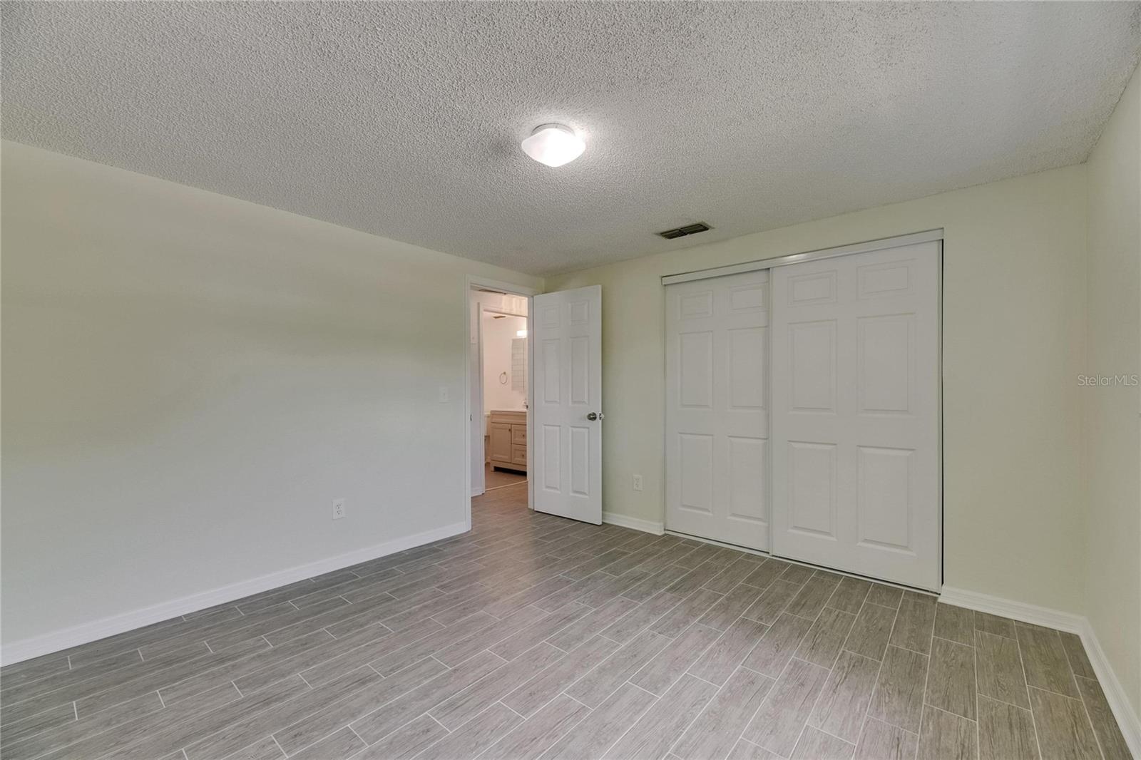 Image 20 of 83 For 832 Seabreeze Drive