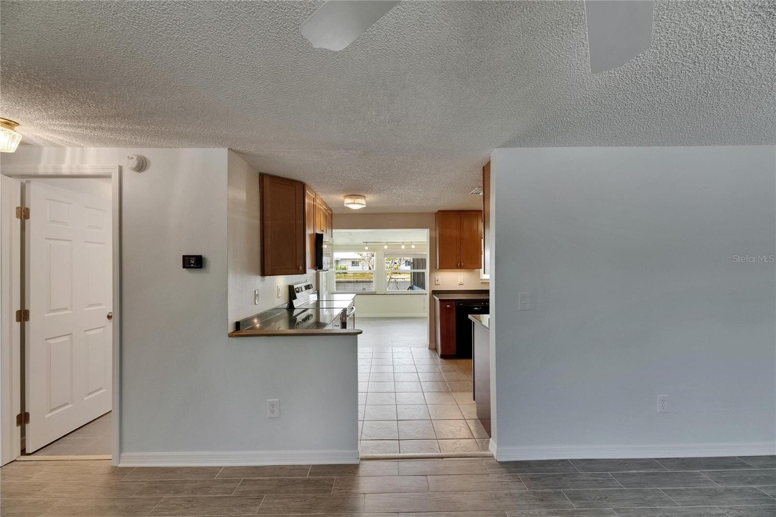 Image 25 of 83 For 832 Seabreeze Drive