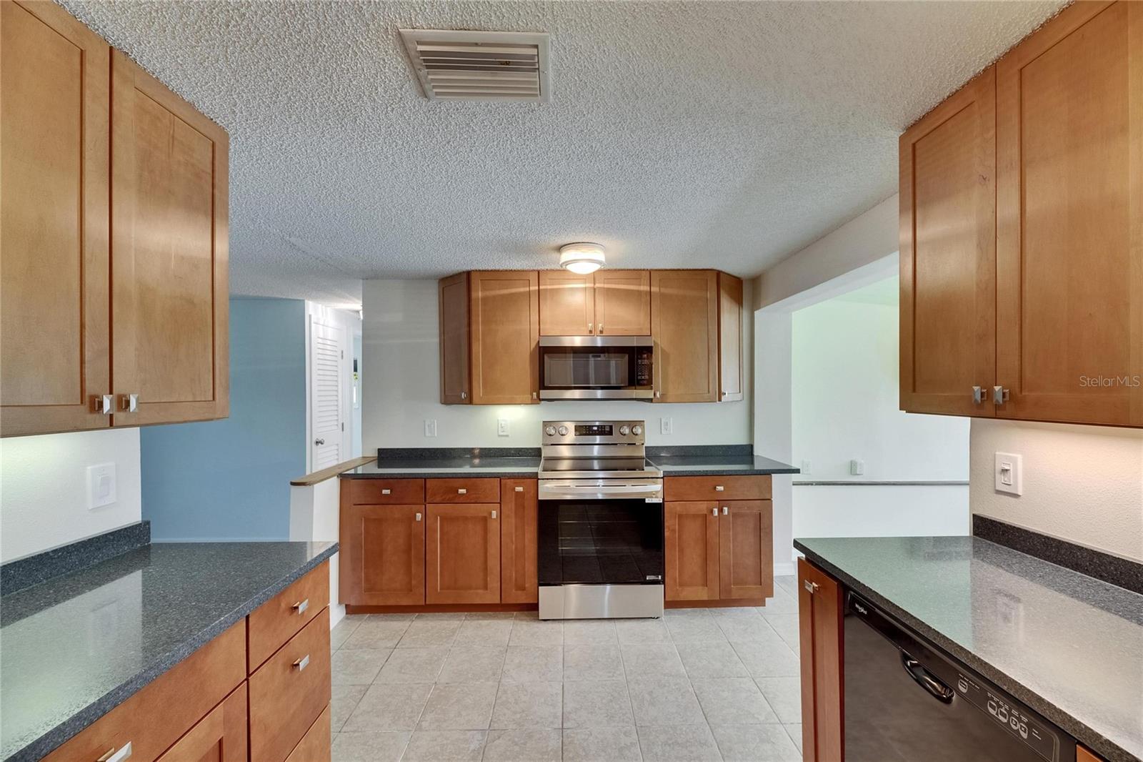 Image 29 of 83 For 832 Seabreeze Drive