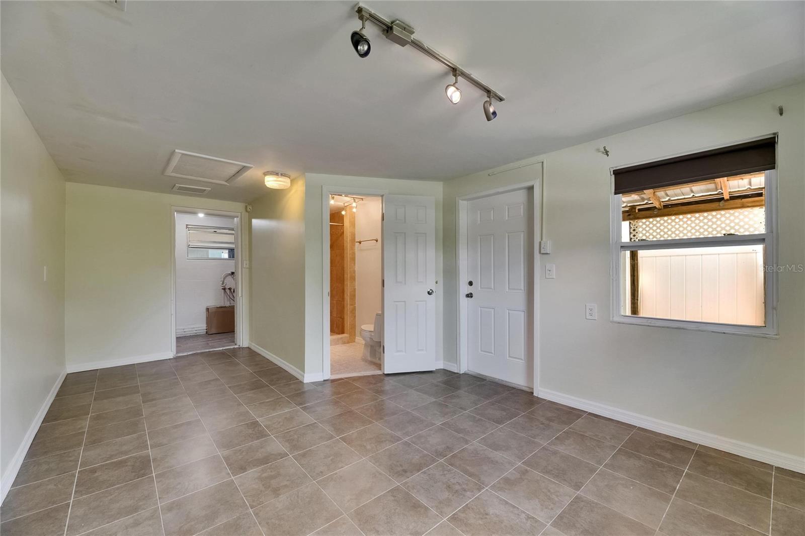 Image 36 of 83 For 832 Seabreeze Drive
