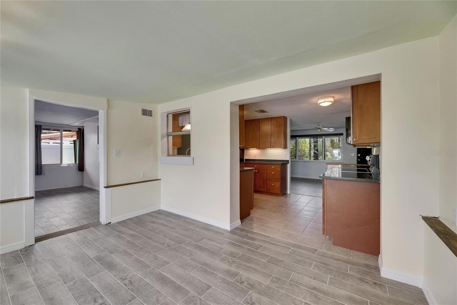 Image 46 of 83 For 832 Seabreeze Drive