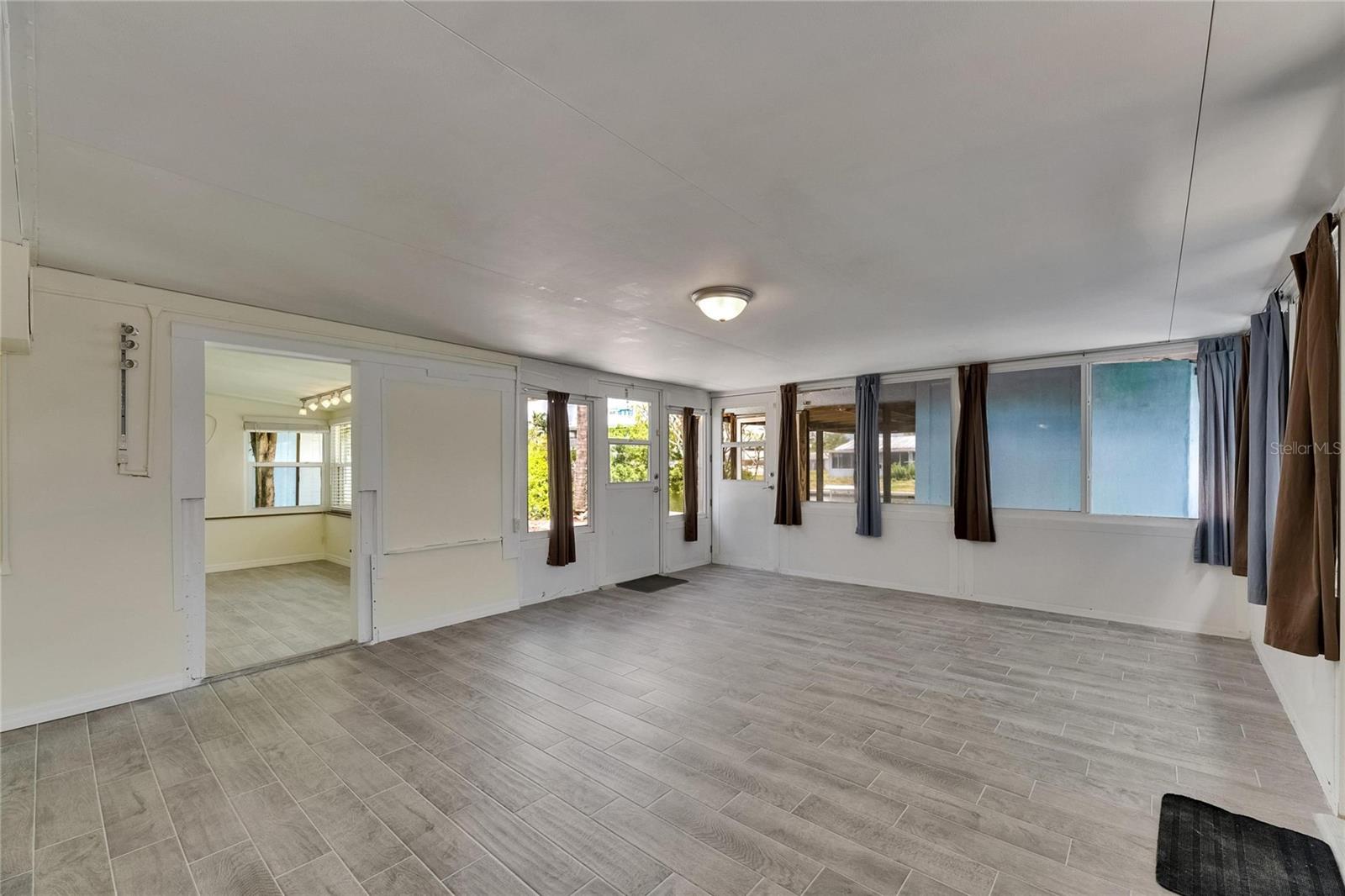 Image 48 of 83 For 832 Seabreeze Drive