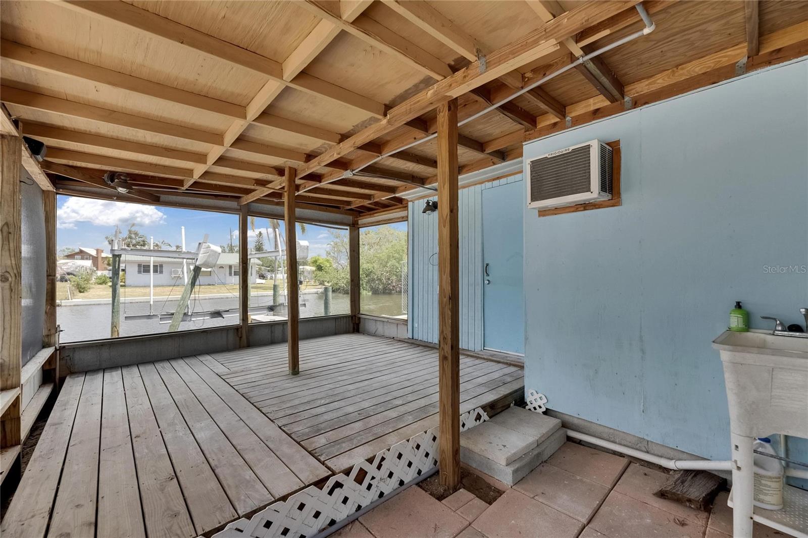 Image 59 of 83 For 832 Seabreeze Drive